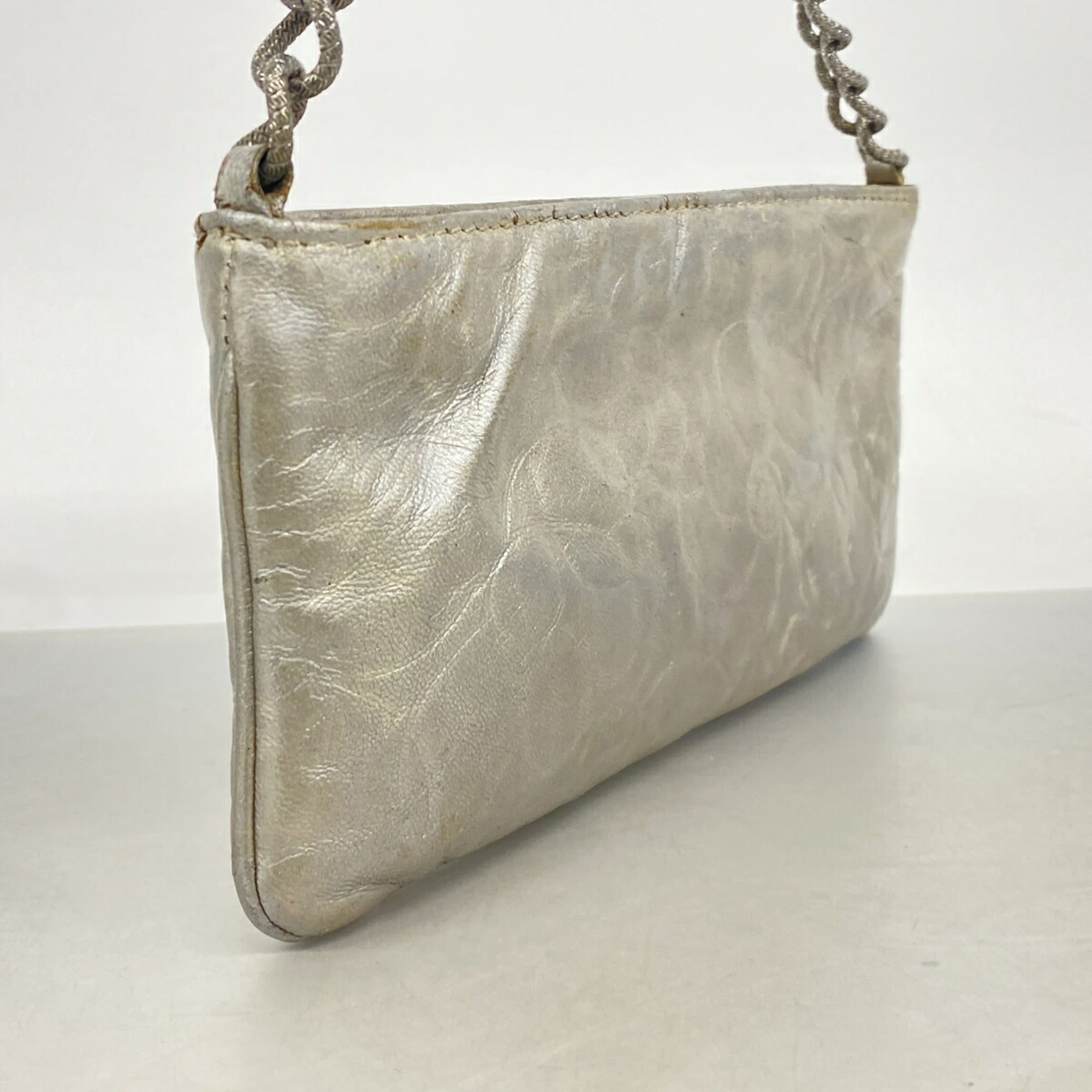 Chanel Silver Leather Pouch (Pre-Owned)