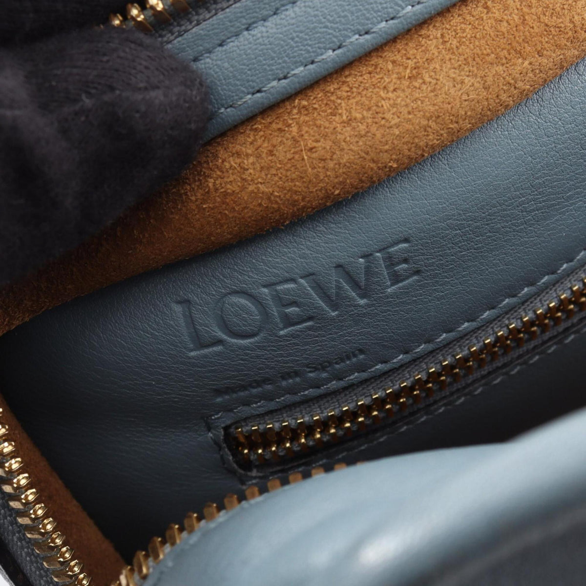 Loewe Blue Leather Handbag (Pre-Owned)