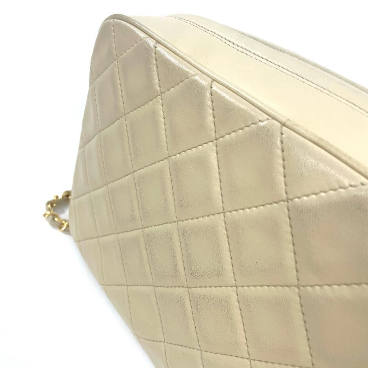 Chanel Beige Leather Shoulder Bag (Pre-Owned)