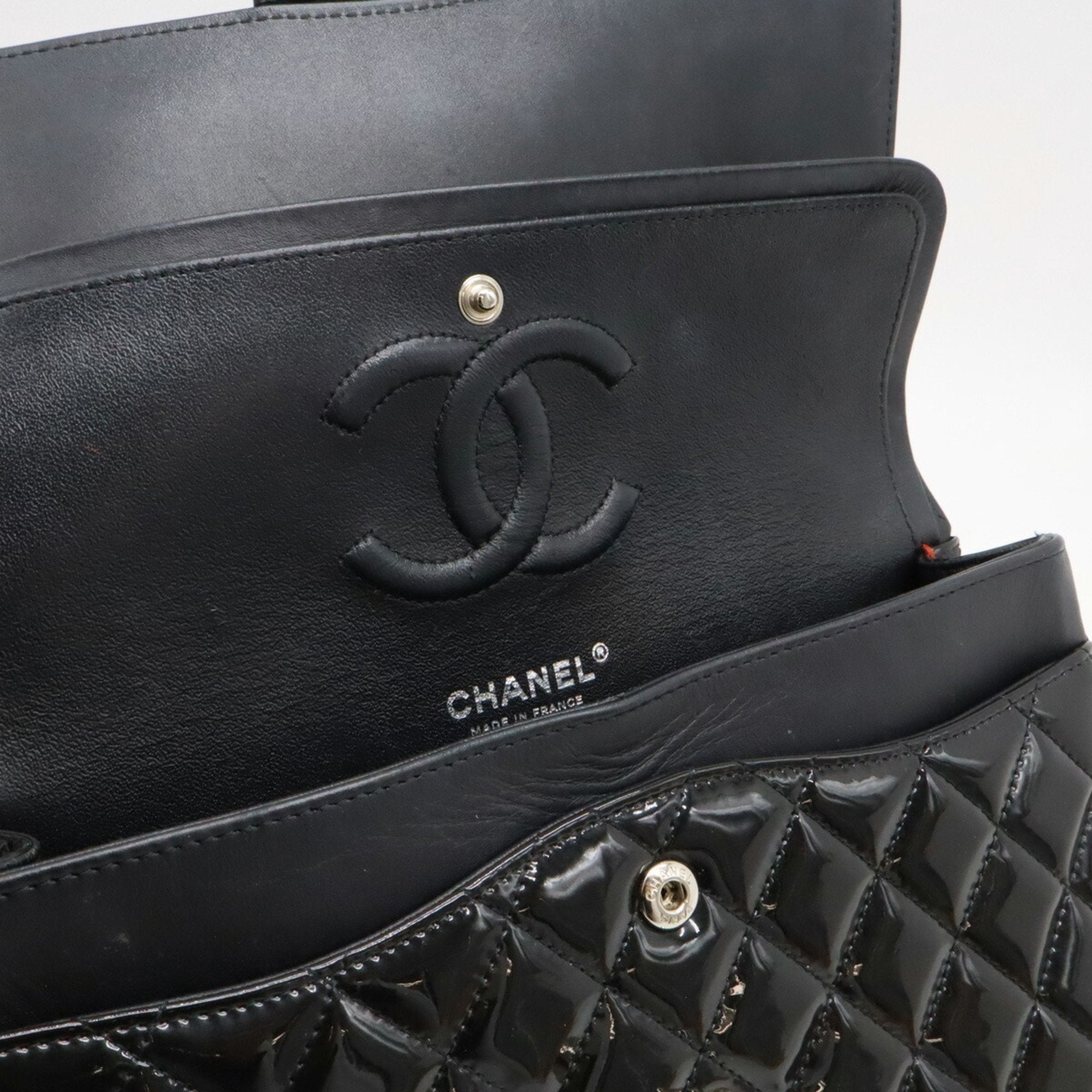 Chanel Black Red Color Patent Leather Shoulder Bag (Pre-Owned)