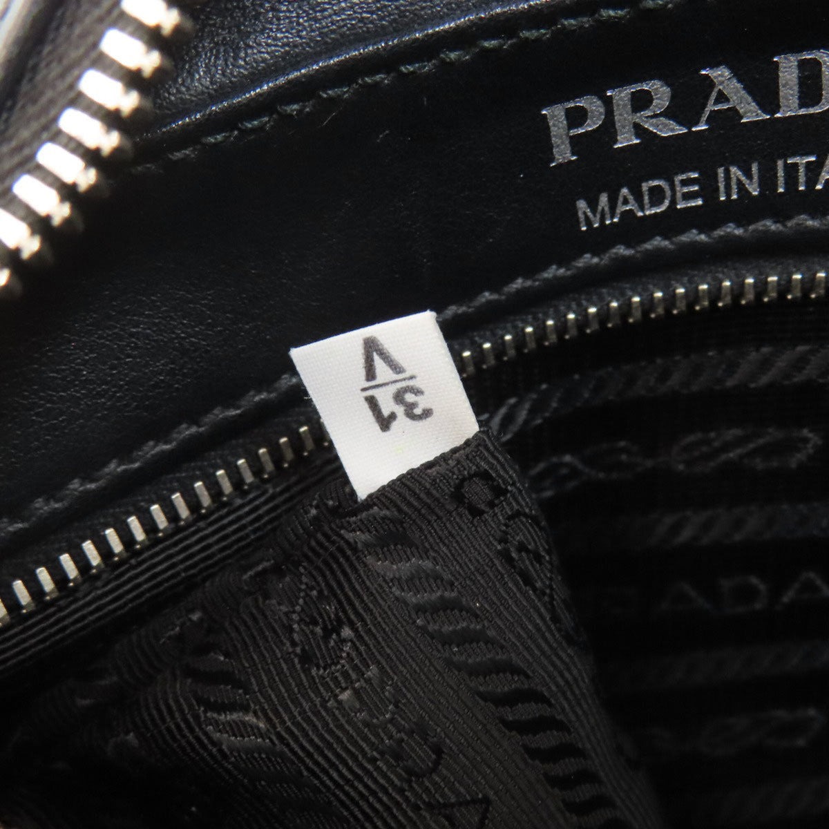 Prada Black Leather Shoulder Bag (Pre-Owned)
