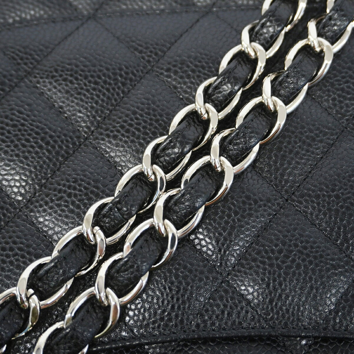 Chanel Black Grained Calfskin Shoulder Bag (Pre-Owned)