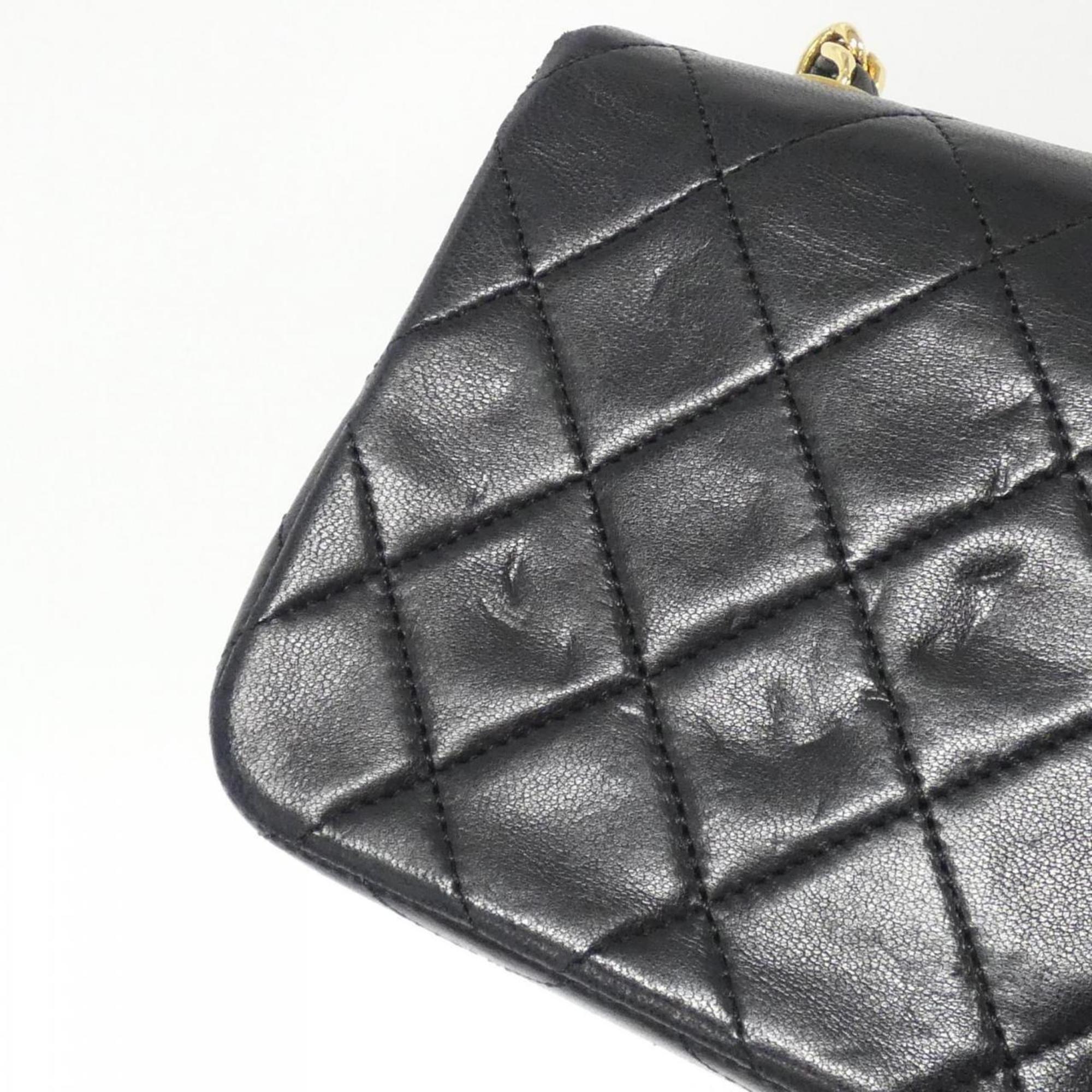Chanel Black Leather Shoulder Bag (Pre-Owned)
