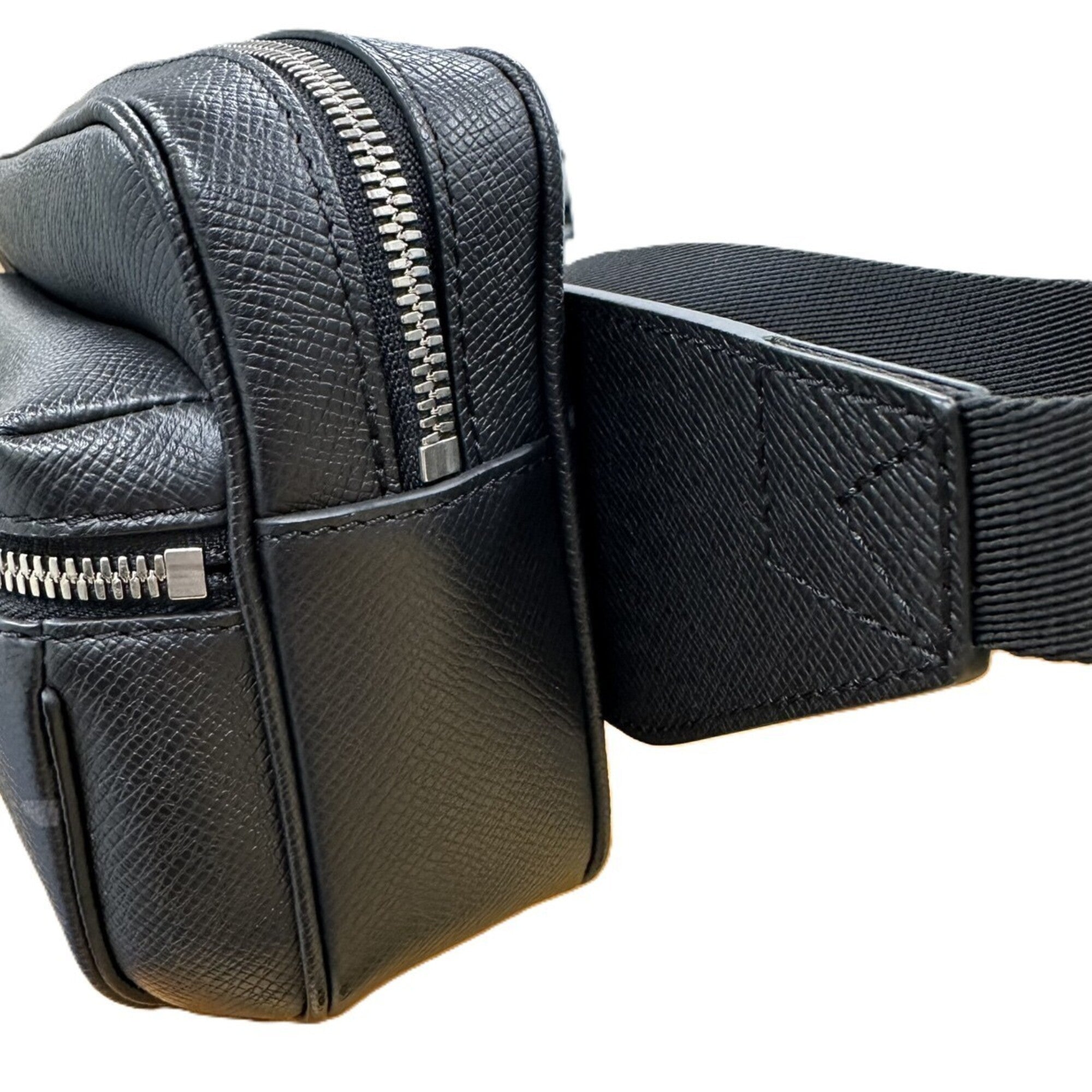 Louis Vuitton Taigarama Black Taigarama Leather Fanny Pack (Pre-Owned)