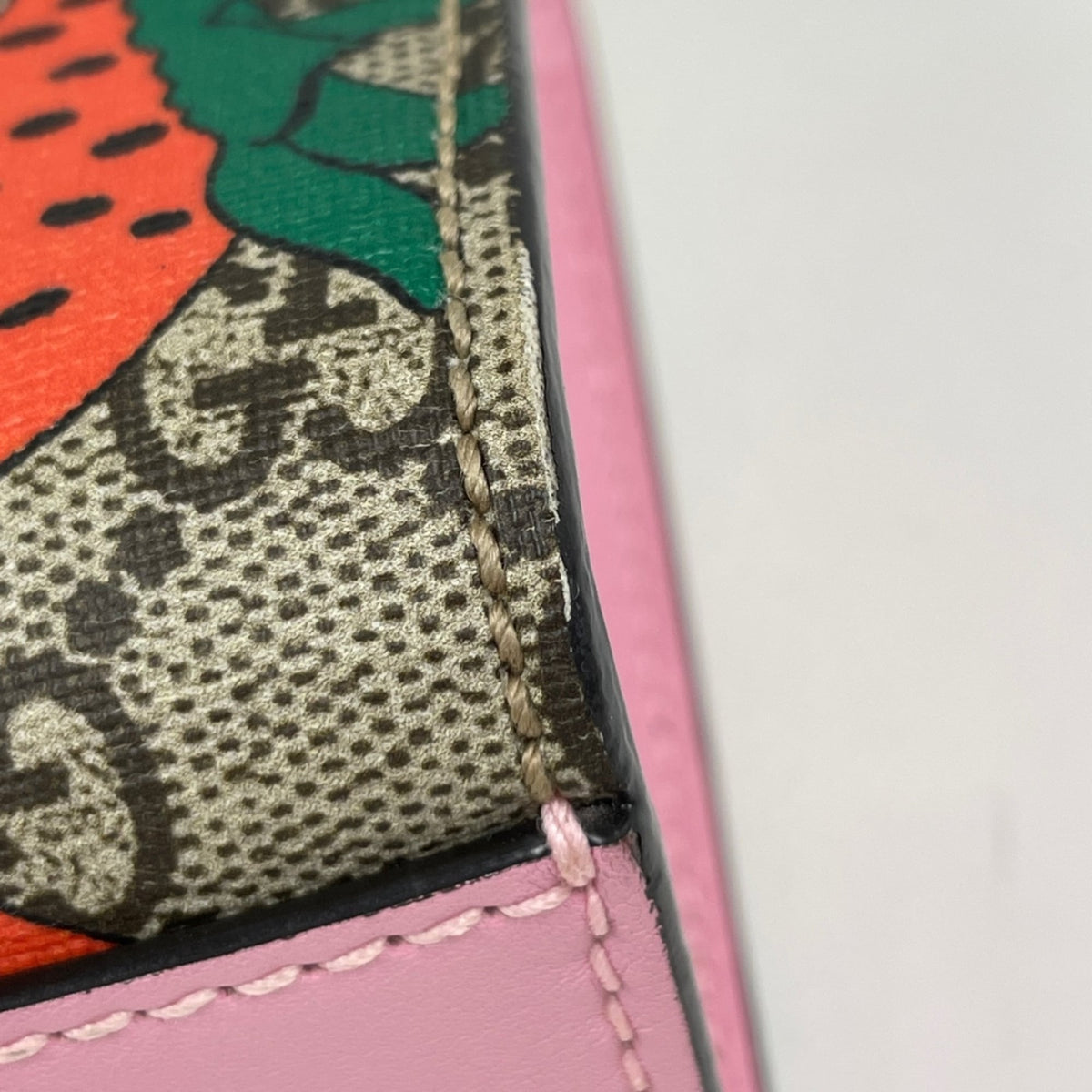 Gucci Beige Multi-Color Pink Coated Canvas Leather Shoulder Bag (Pre-Owned)