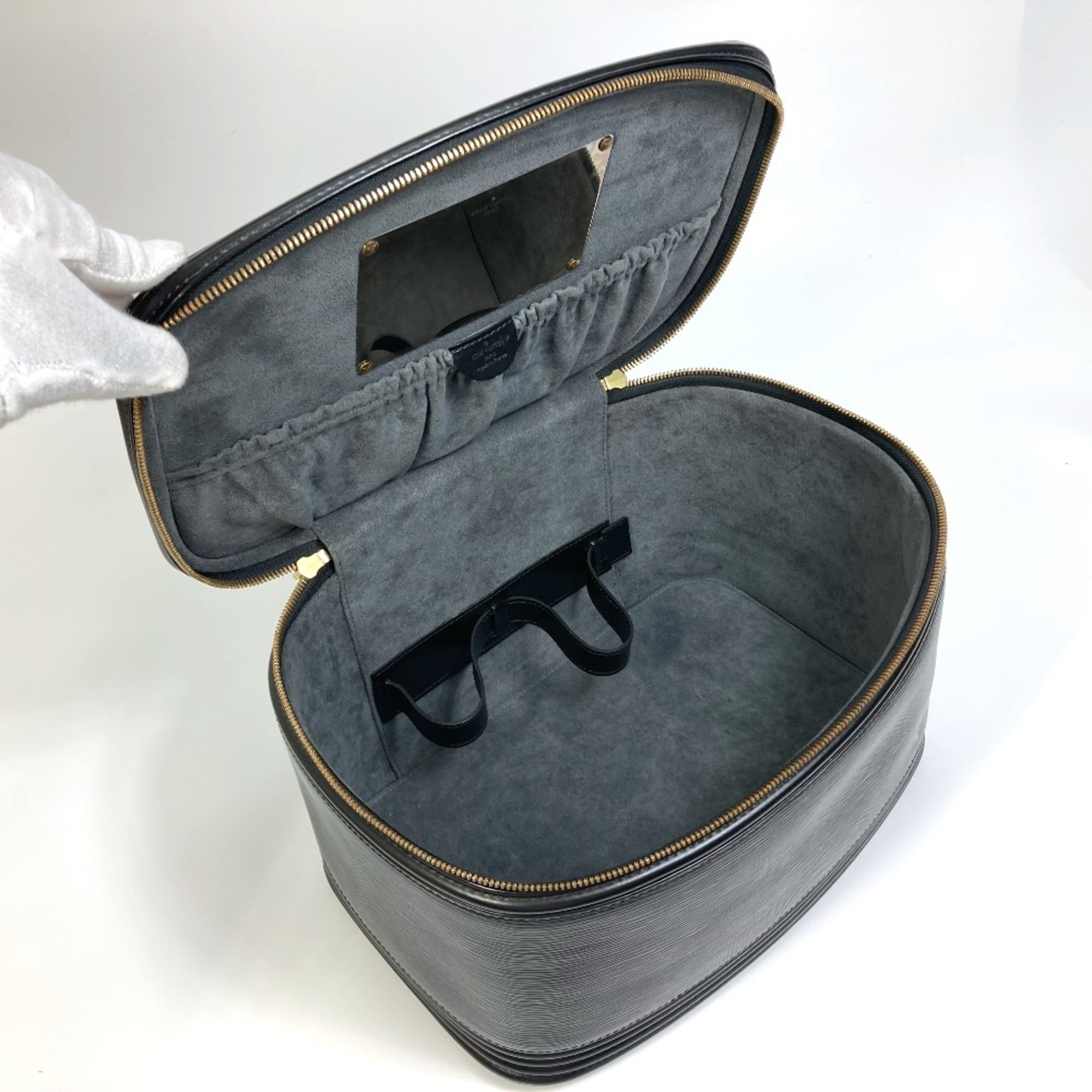 Louis Vuitton Black Epi Leather Shoulder Bag Vanity Bag (Pre-Owned)