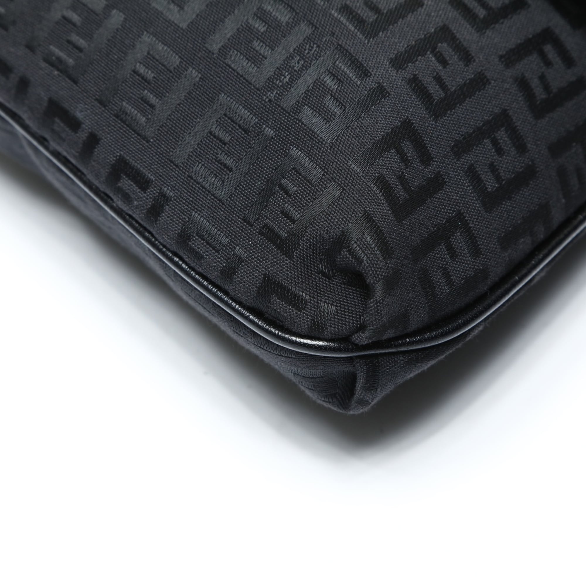 Fendi Black Canvas Shoulder Bag (Pre-Owned)