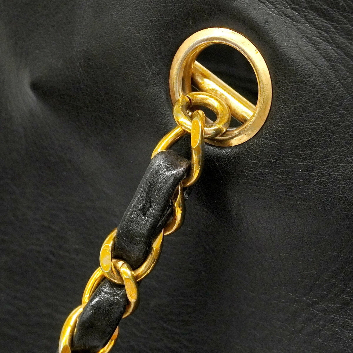 Chanel Black Leather Tote Bag (Pre-Owned)