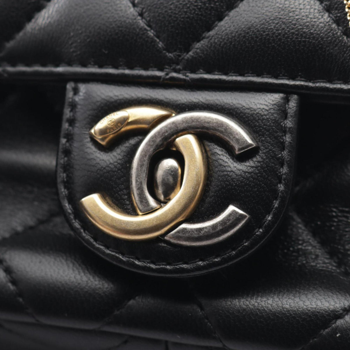 Chanel Black Leather Handbag Shoulder Bag (Pre-Owned)