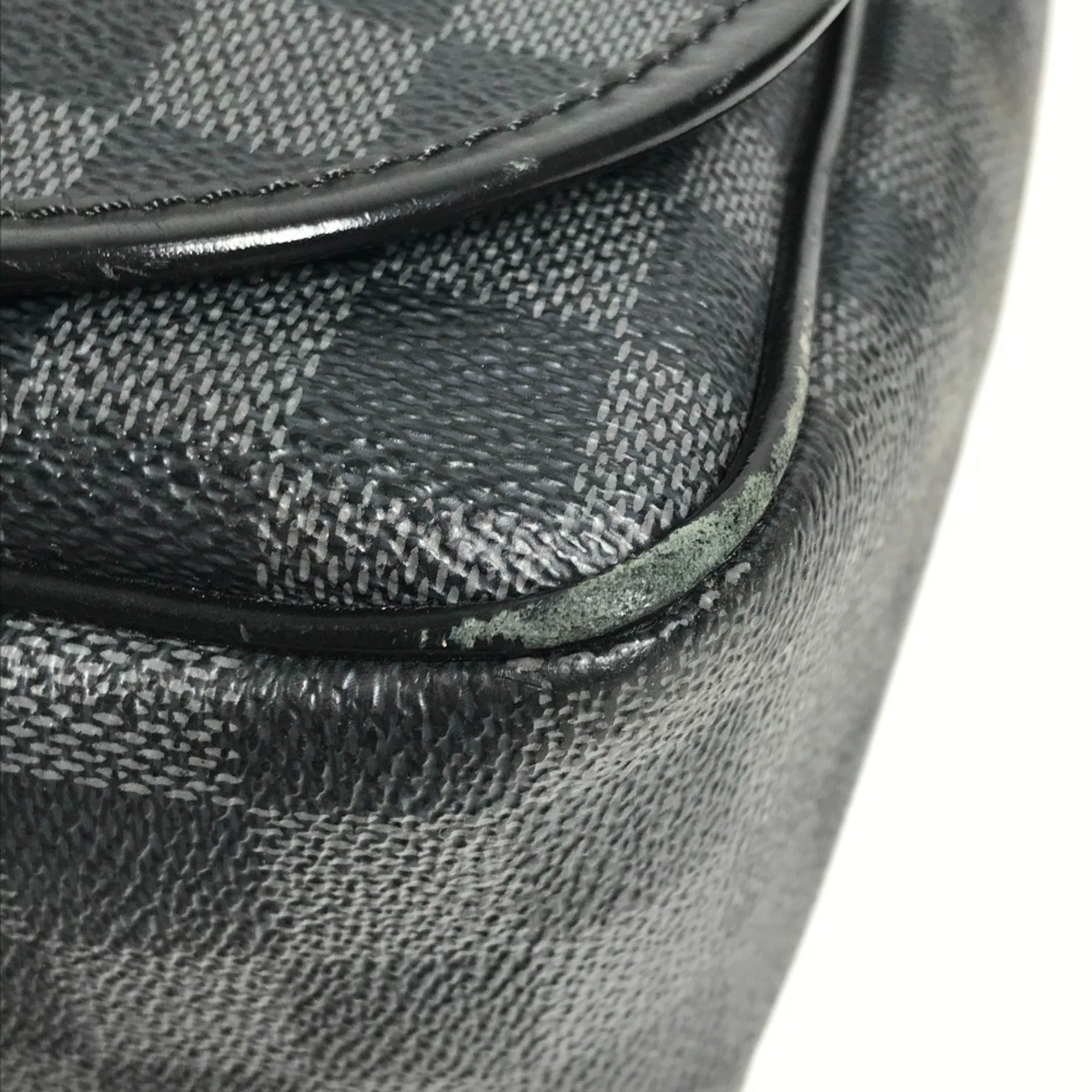 Louis Vuitton Black Damier Graphite Messenger Bag Shoulder Bag (Pre-Owned)