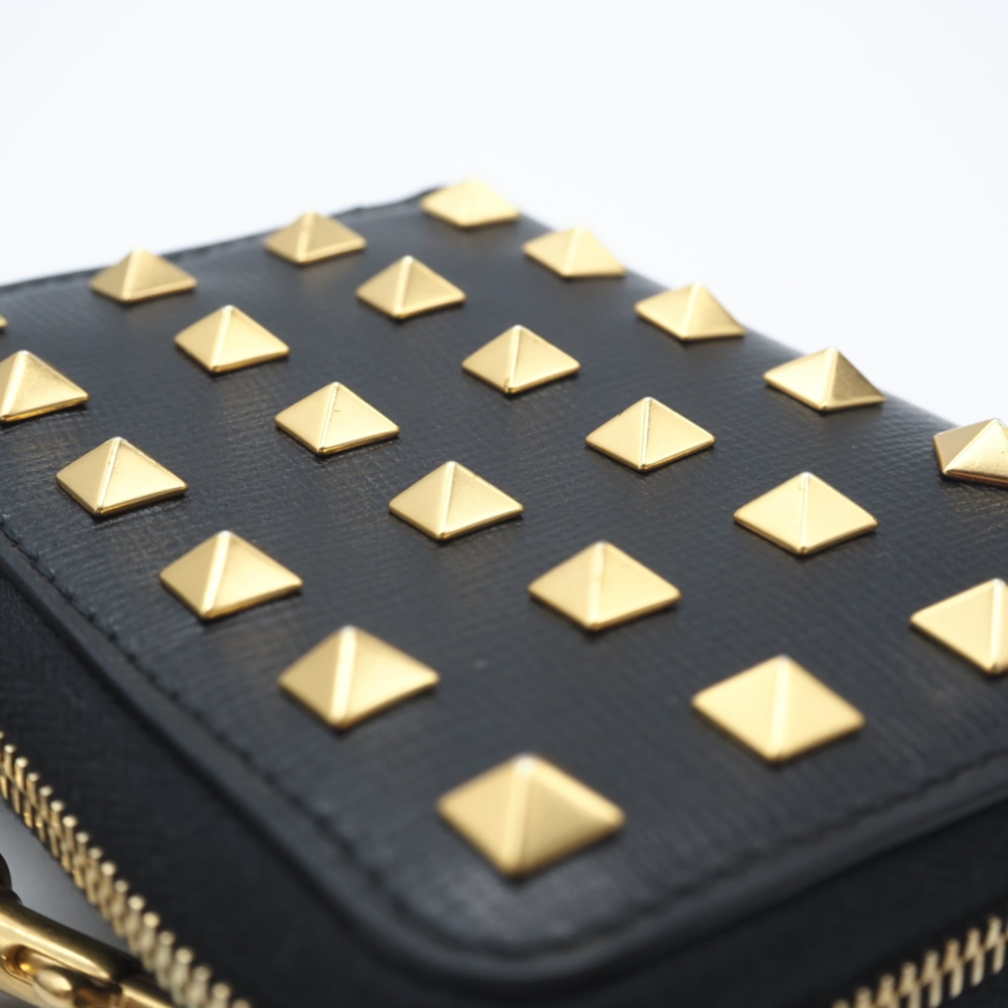 Valentino Black Leather Shoulder Bag (Pre-Owned)