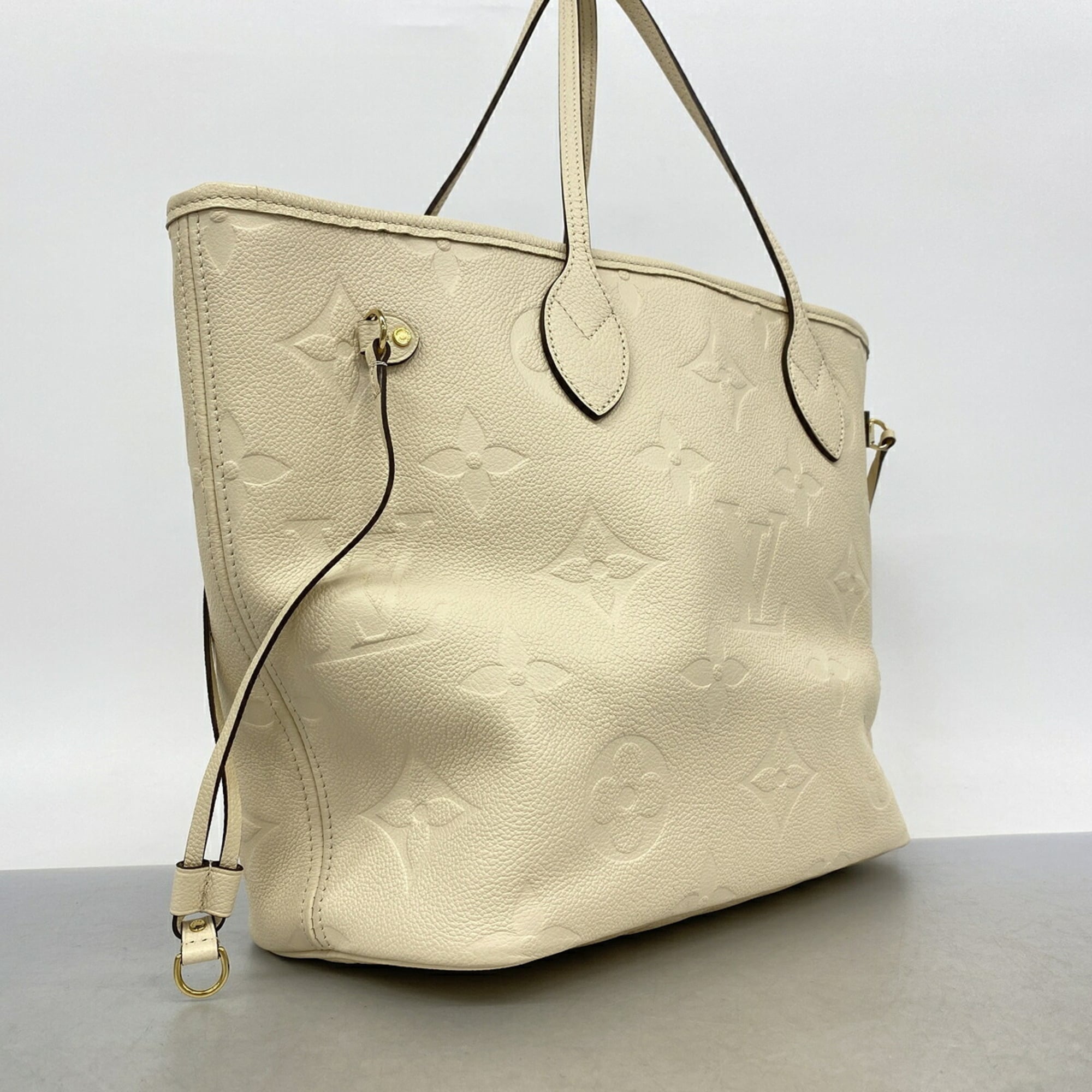 Louis Vuitton Cream Tote Bag (Pre-Owned)