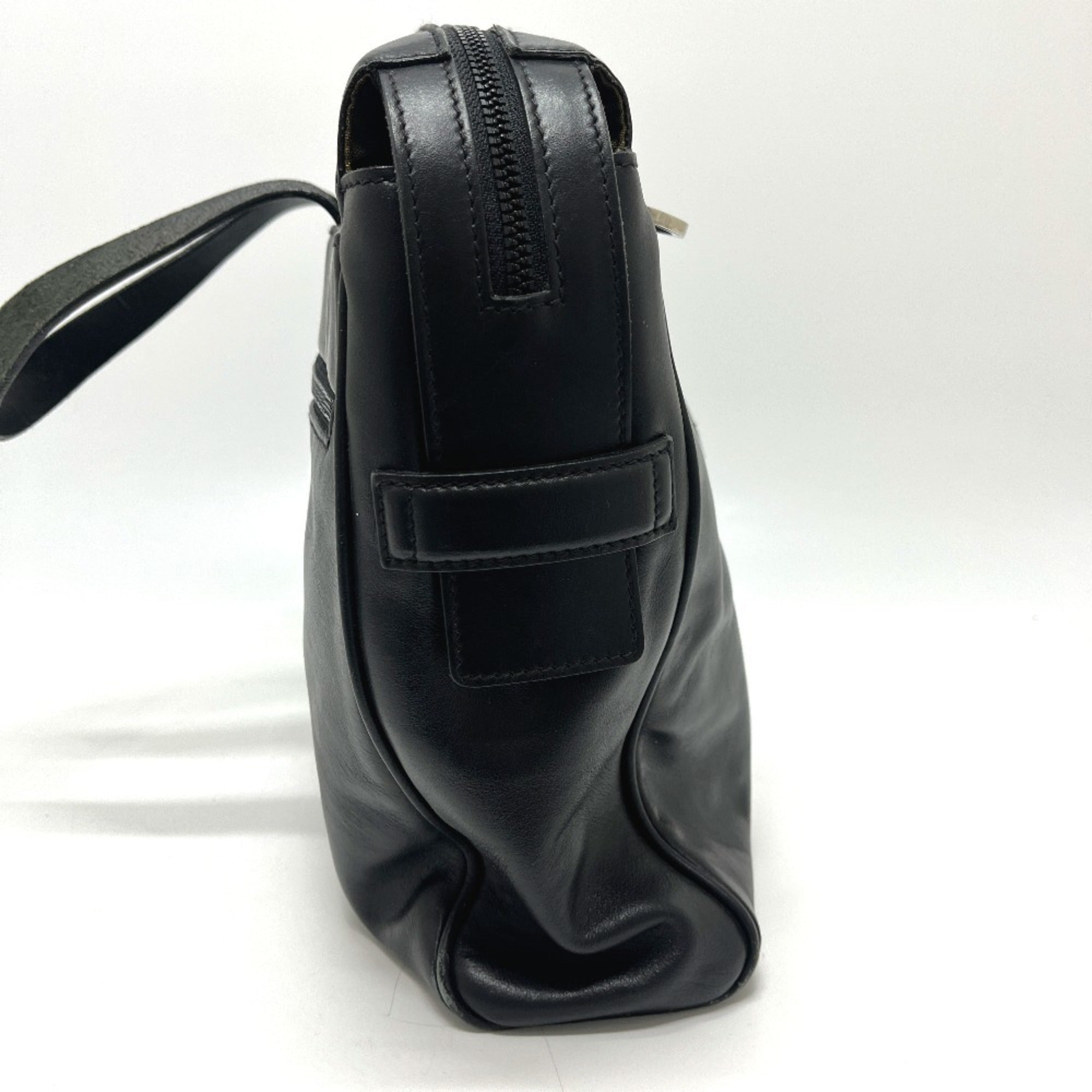 Salvatore Ferragamo Black Leather Handbag (Pre-Owned)