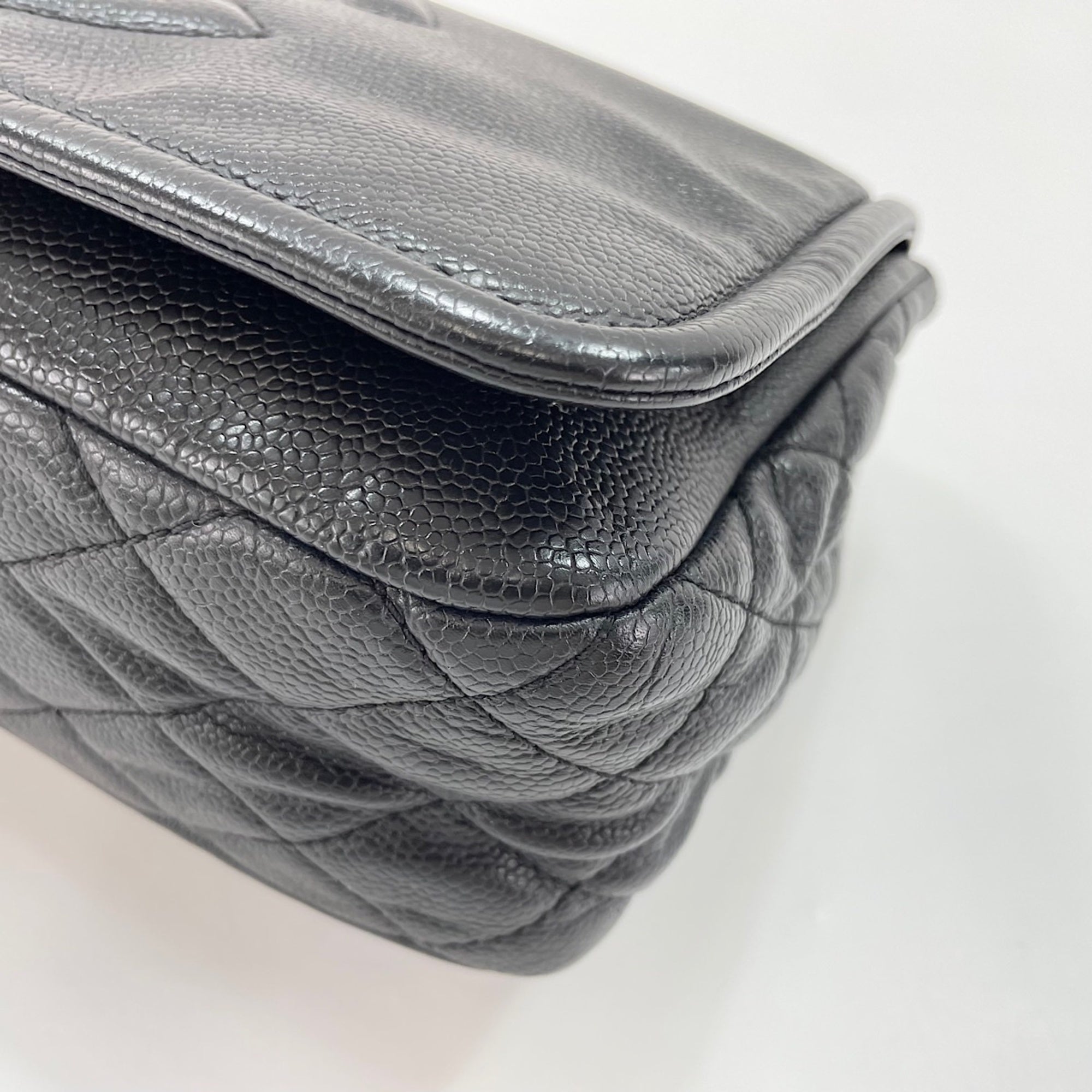 Chanel Black Shoulder Bag (Pre-Owned)