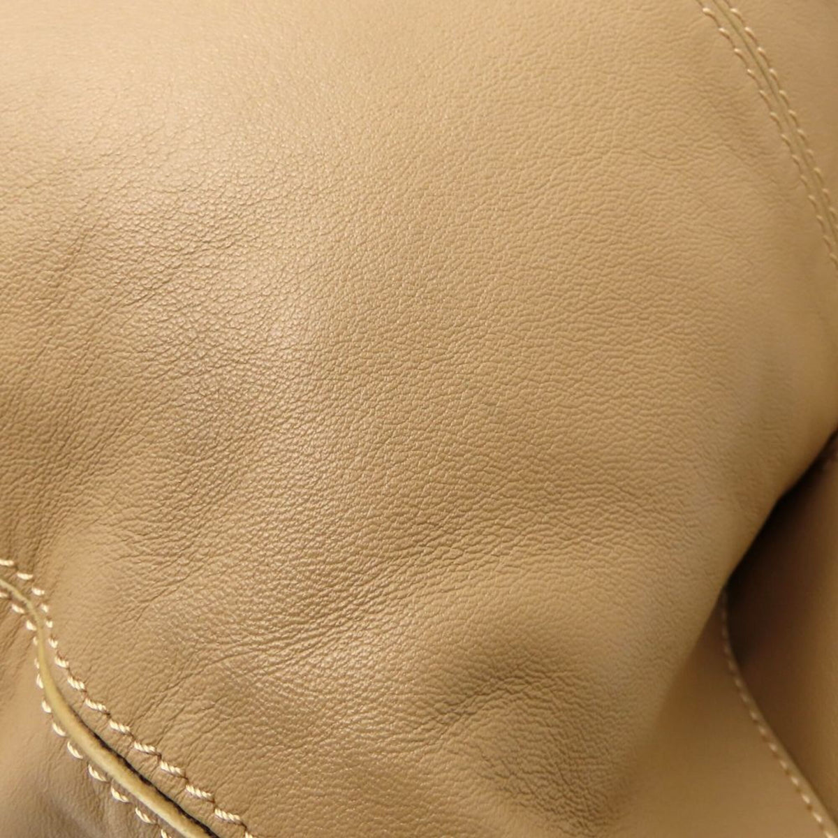 Tod's Beige Leather Handbag (Pre-Owned)