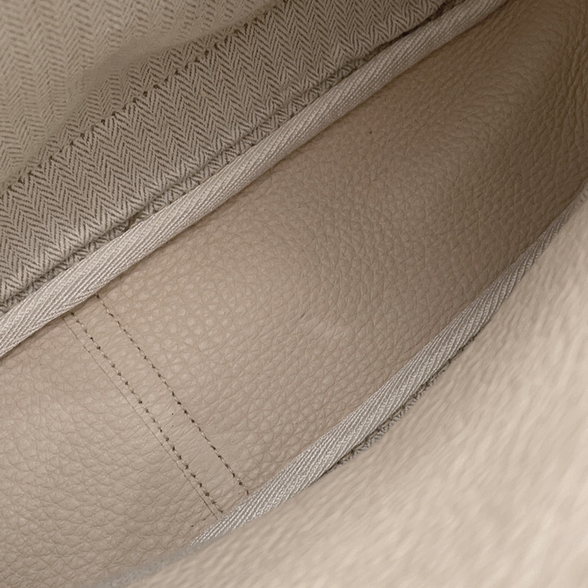 Hermes Ivory Ivory Handbag Shoulder Bag (Pre-Owned)