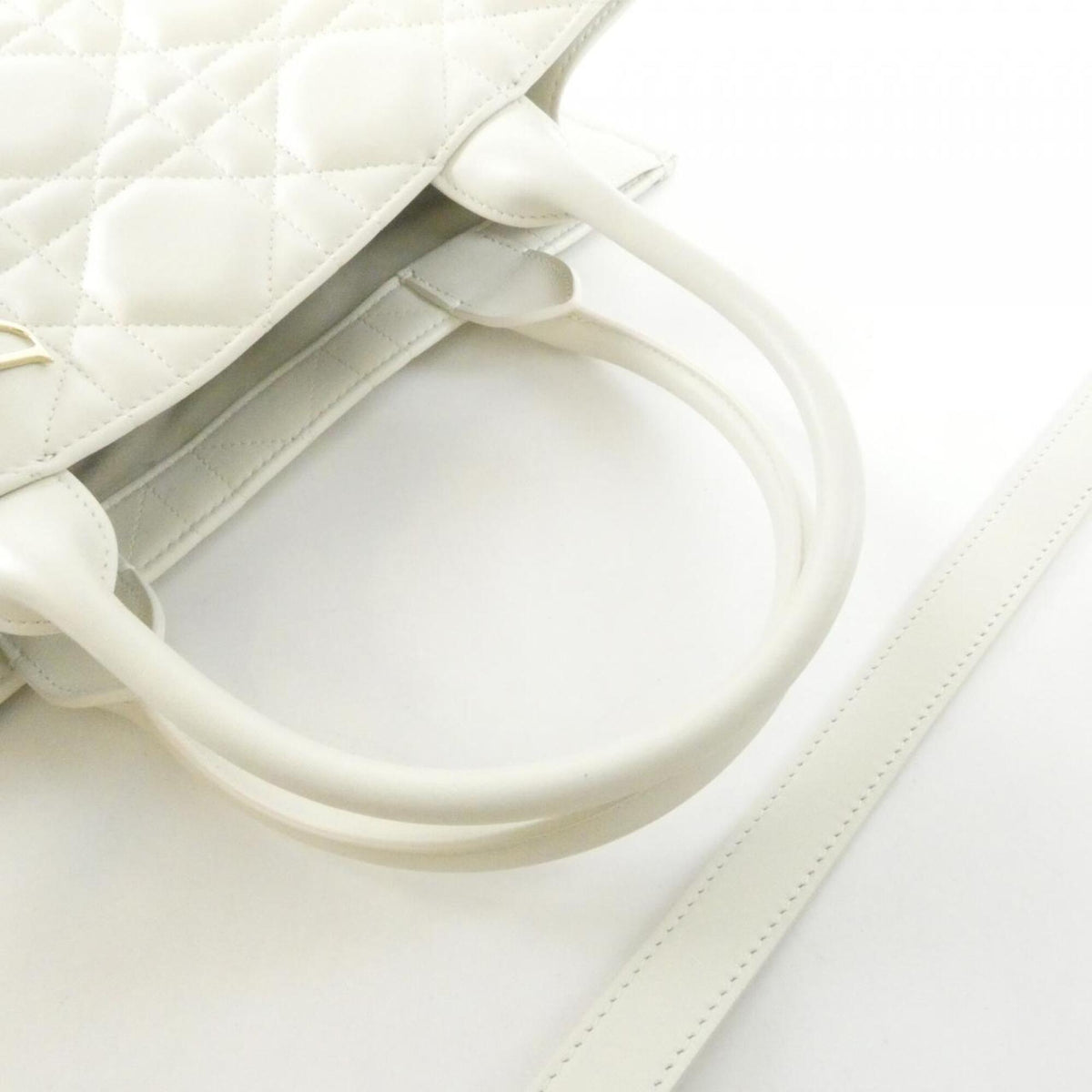Christian Dior Gold Leather Handbag (Pre-Owned)