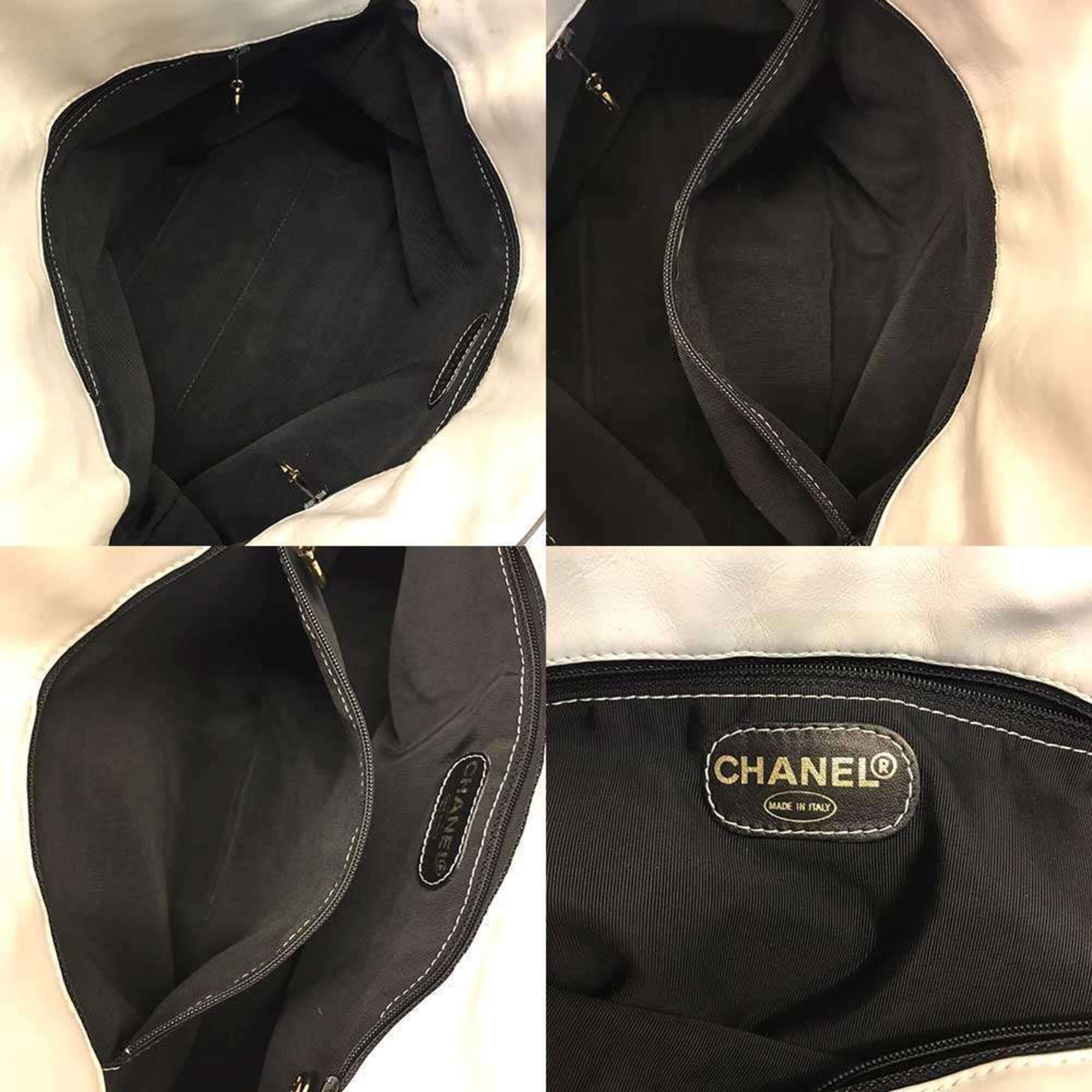 Chanel White Leather Tote Bag (Pre-Owned)
