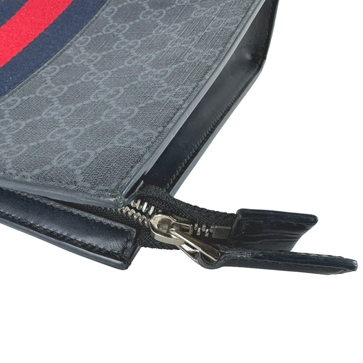 Gucci Navy Gg Supreme Clutch Bag (Pre-Owned)