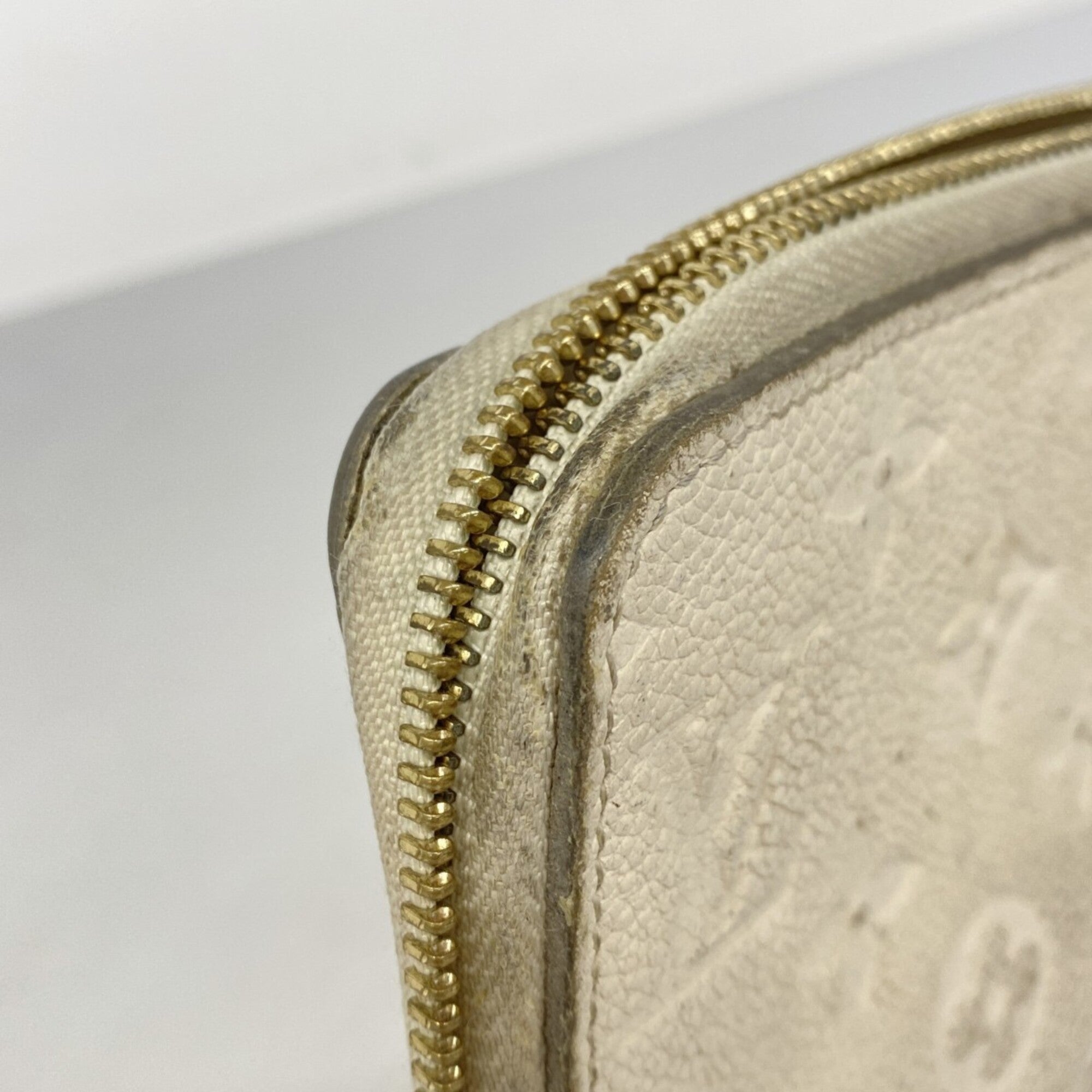 Louis Vuitton White Long Wallet (Bi-Fold) (Pre-Owned)