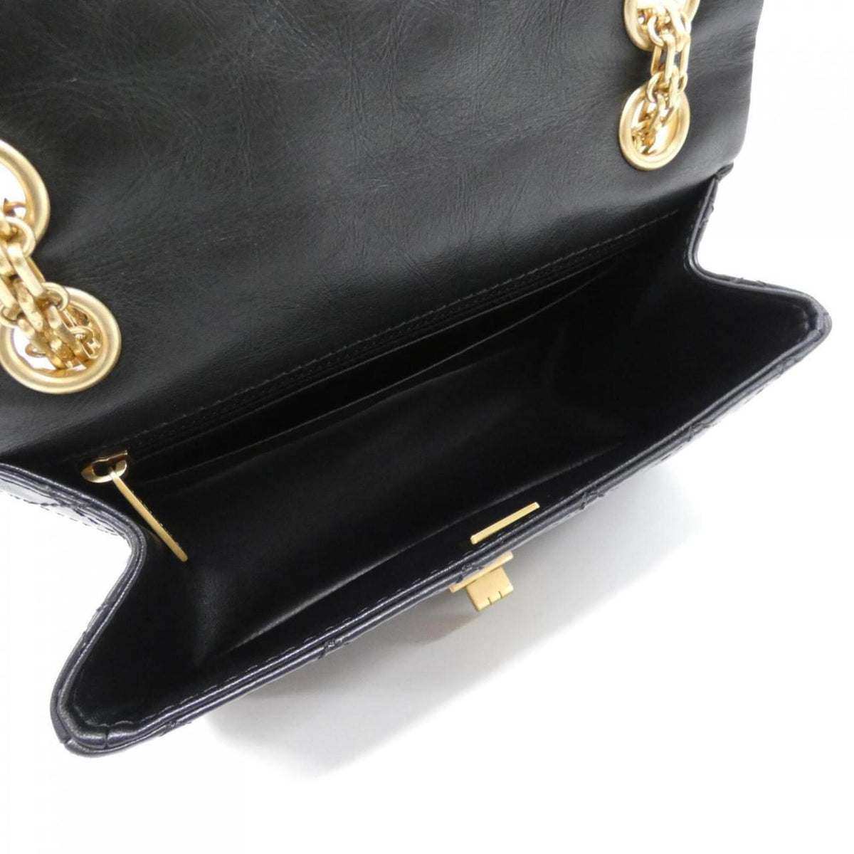 Chanel Black Leather Shoulder Bag (Pre-Owned)