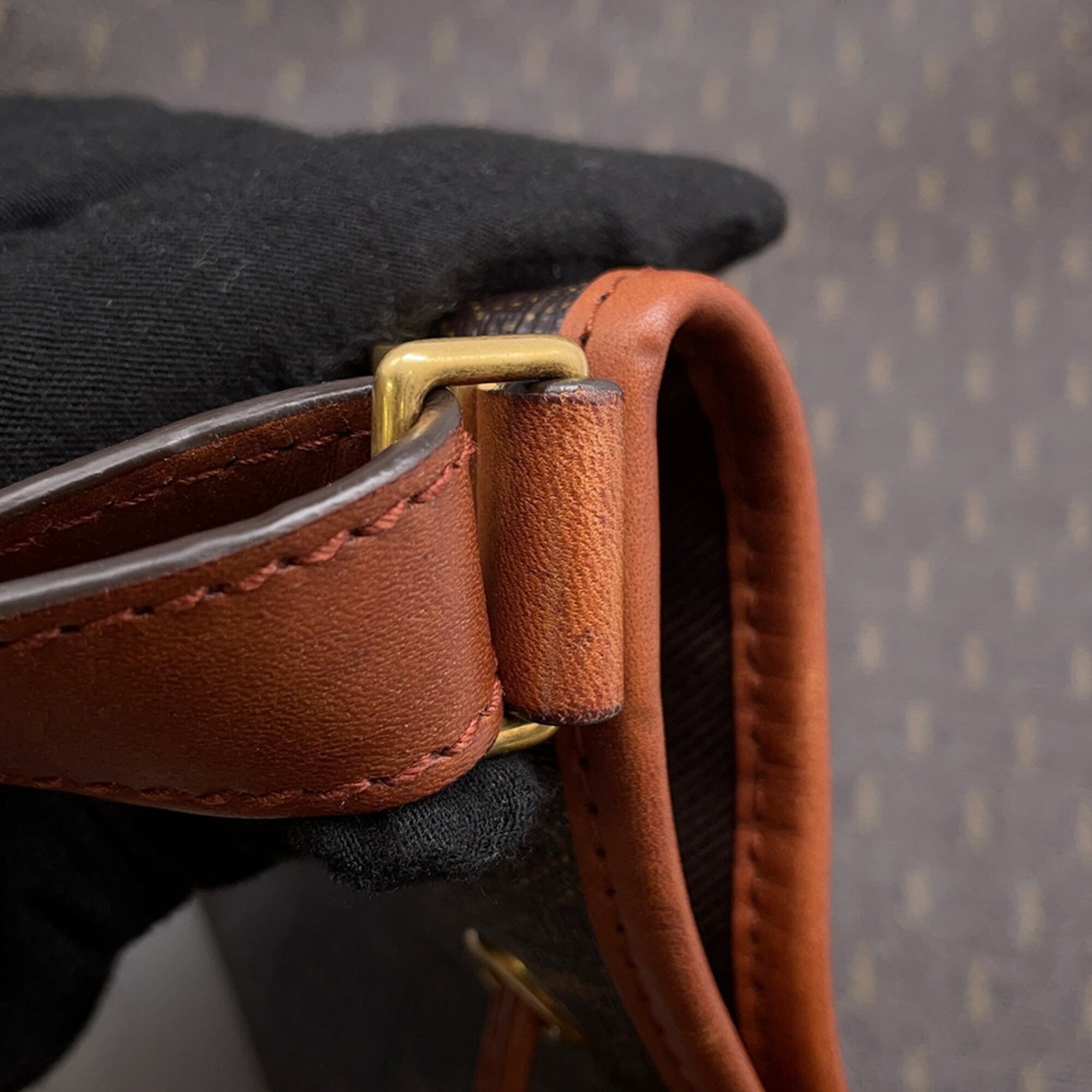 Yves Saint Laurent Brown Leather Handbag Shoulder Bag (Pre-Owned)