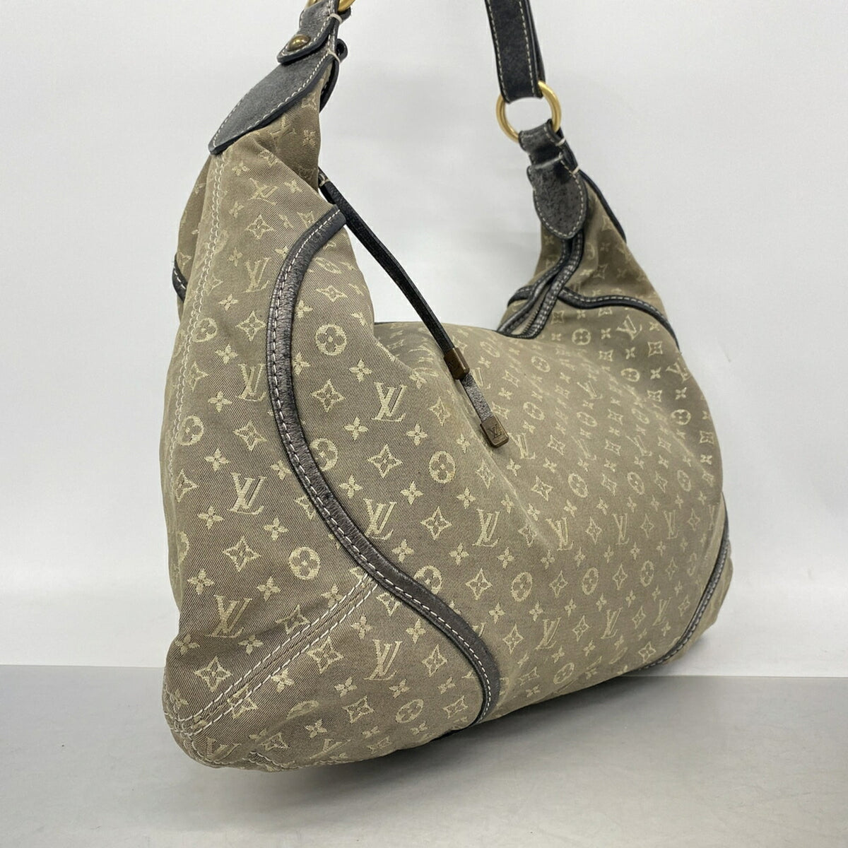 Louis Vuitton Platine Shoulder Bag (Pre-Owned)