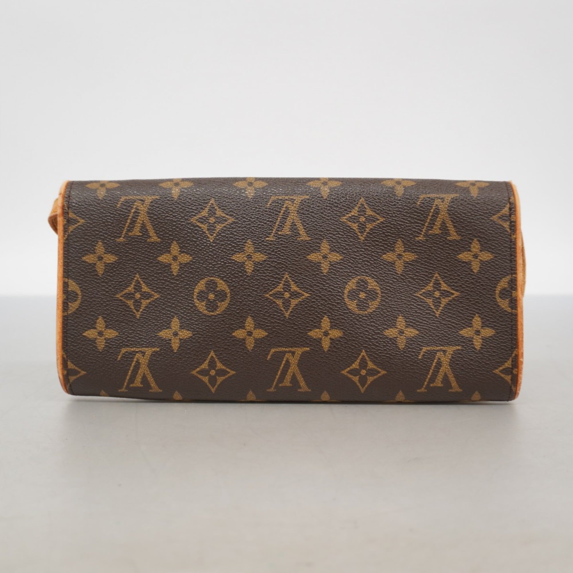 Louis Vuitton Brown Shoulder Bag (Pre-Owned)