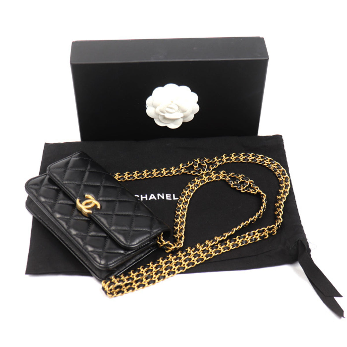 Chanel Black Leather Shoulder Bag (Pre-Owned)