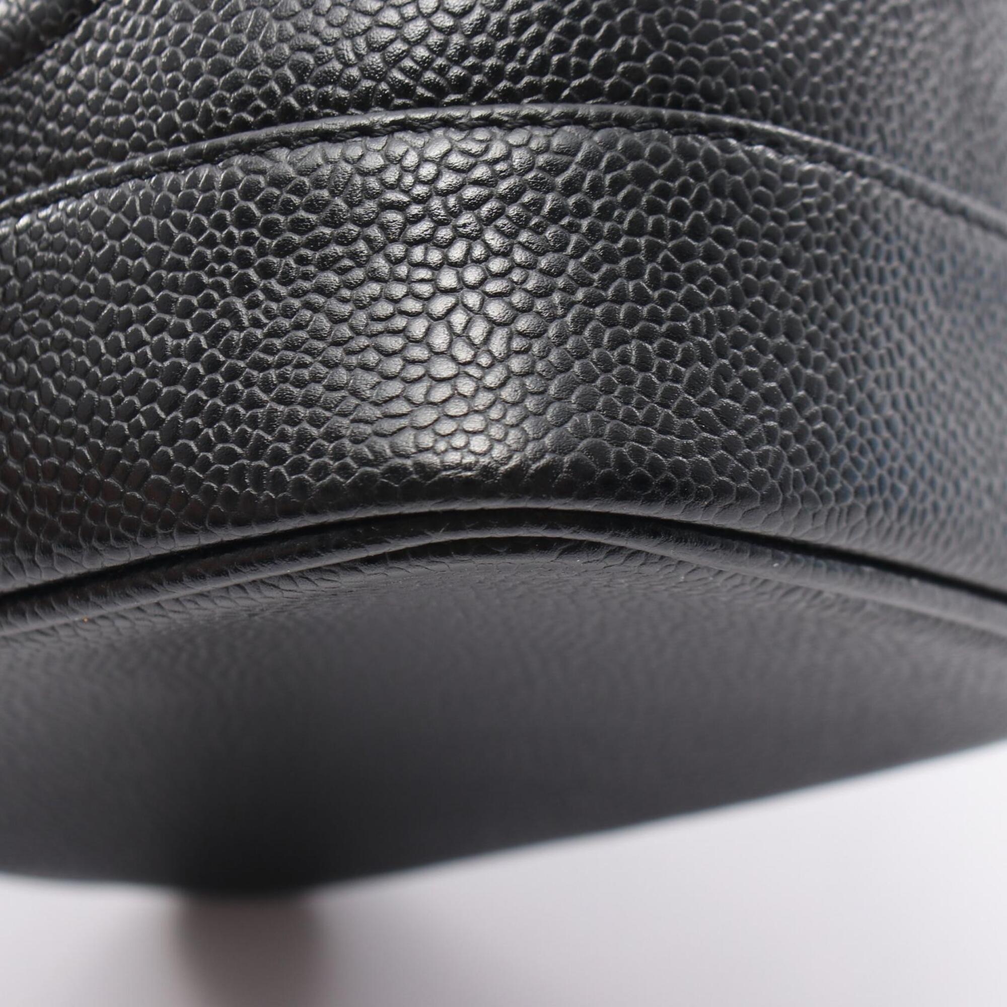 Chanel Black Grained Calfskin Handbag (Pre-Owned)