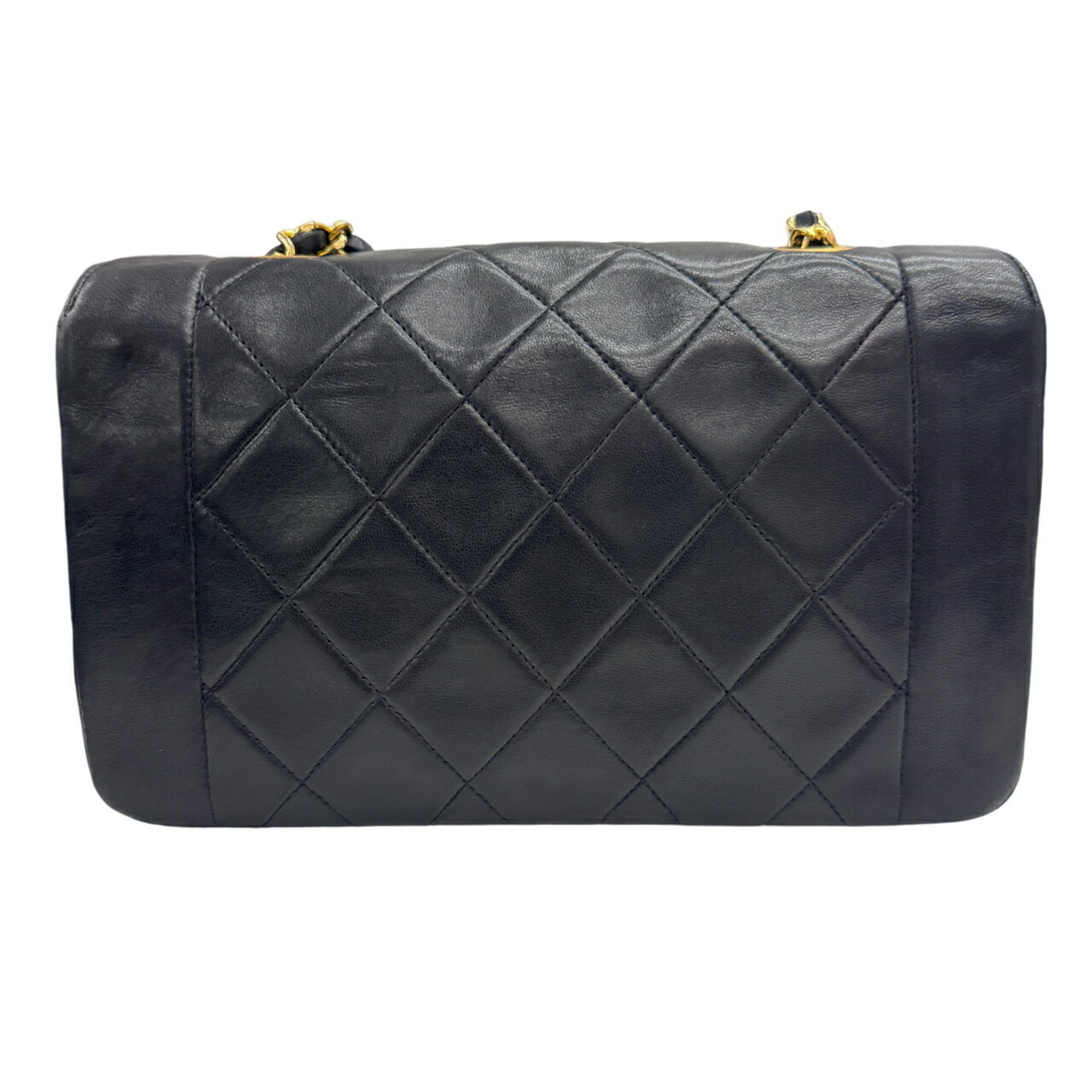 Chanel Matelasse Black Leather Shoulder Bag (Pre-Owned)