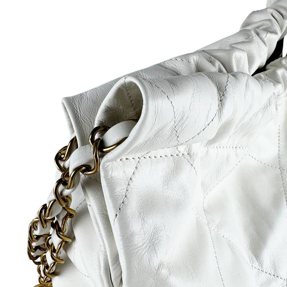Chanel White Leather Shoulder Bag (Pre-Owned)
