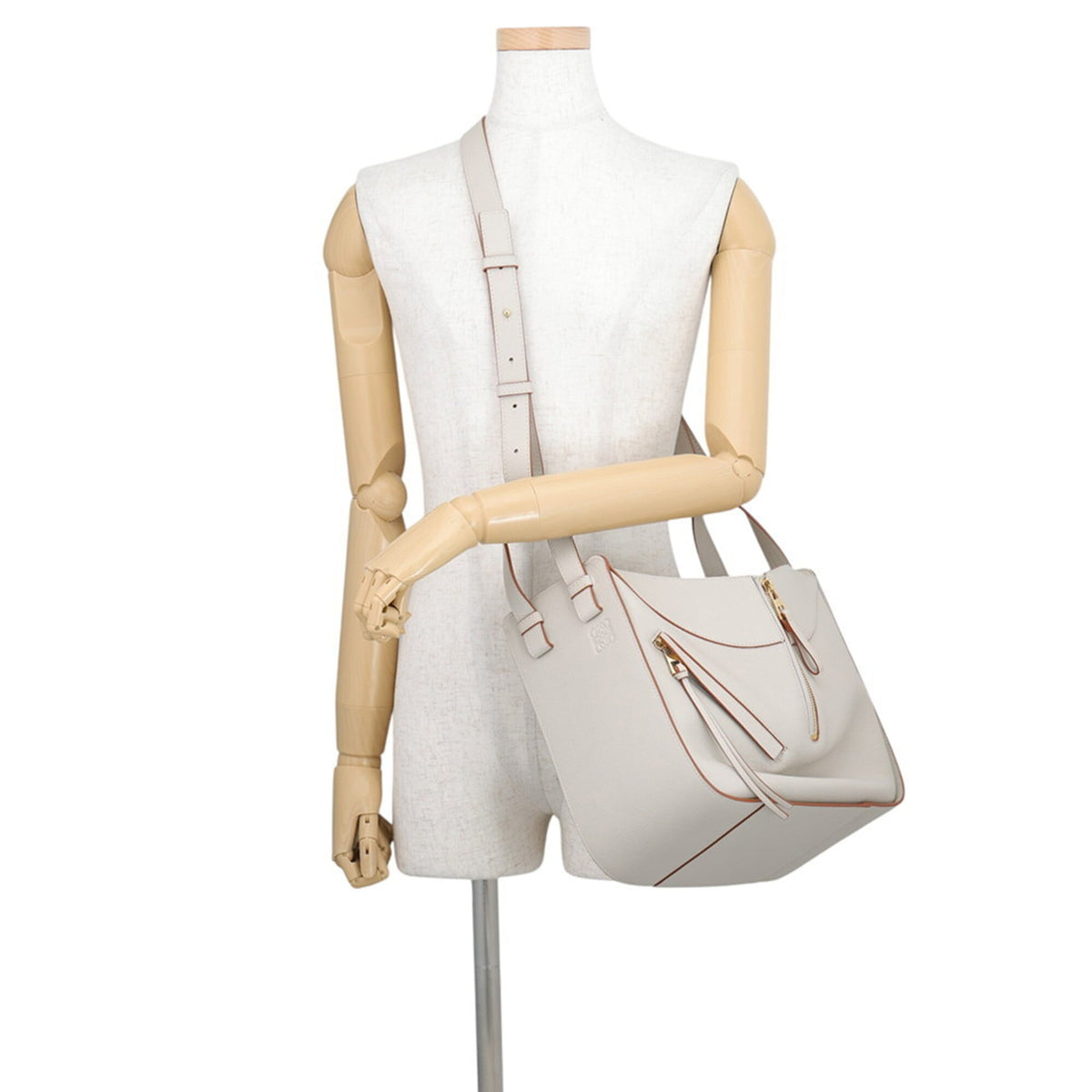 Loewe Hammock Gold Leather Handbag Shoulder Bag (Pre-Owned)
