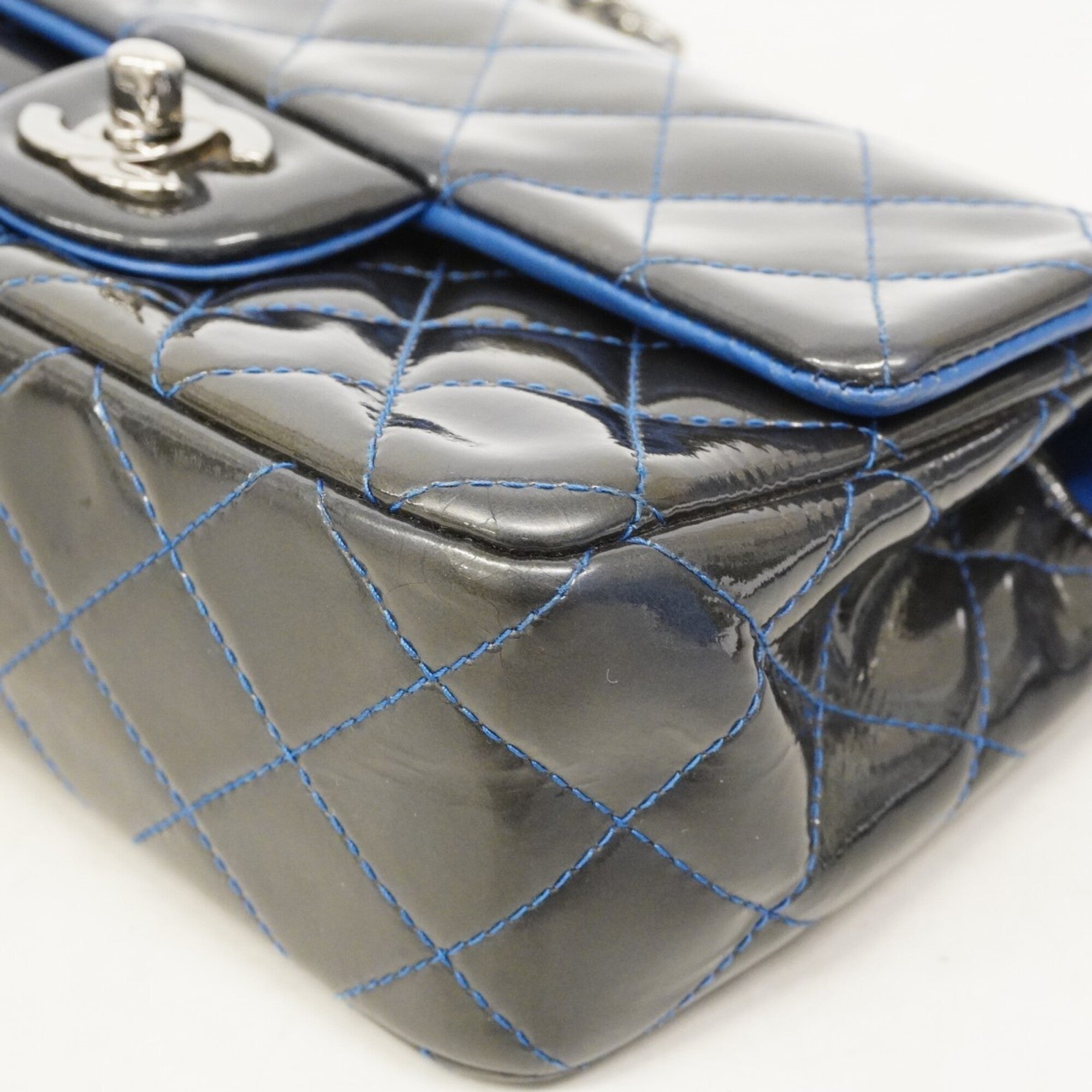 Chanel Blue Gray Patent Leather Shoulder Bag (Pre-Owned)