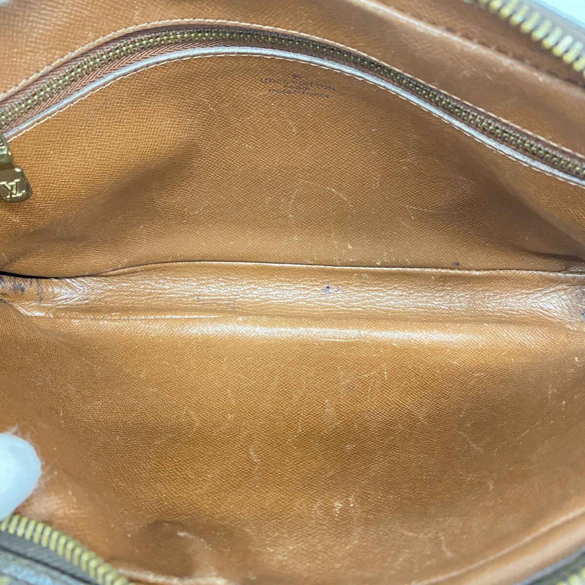 Louis Vuitton Brown Clutch Bag (Pre-Owned)