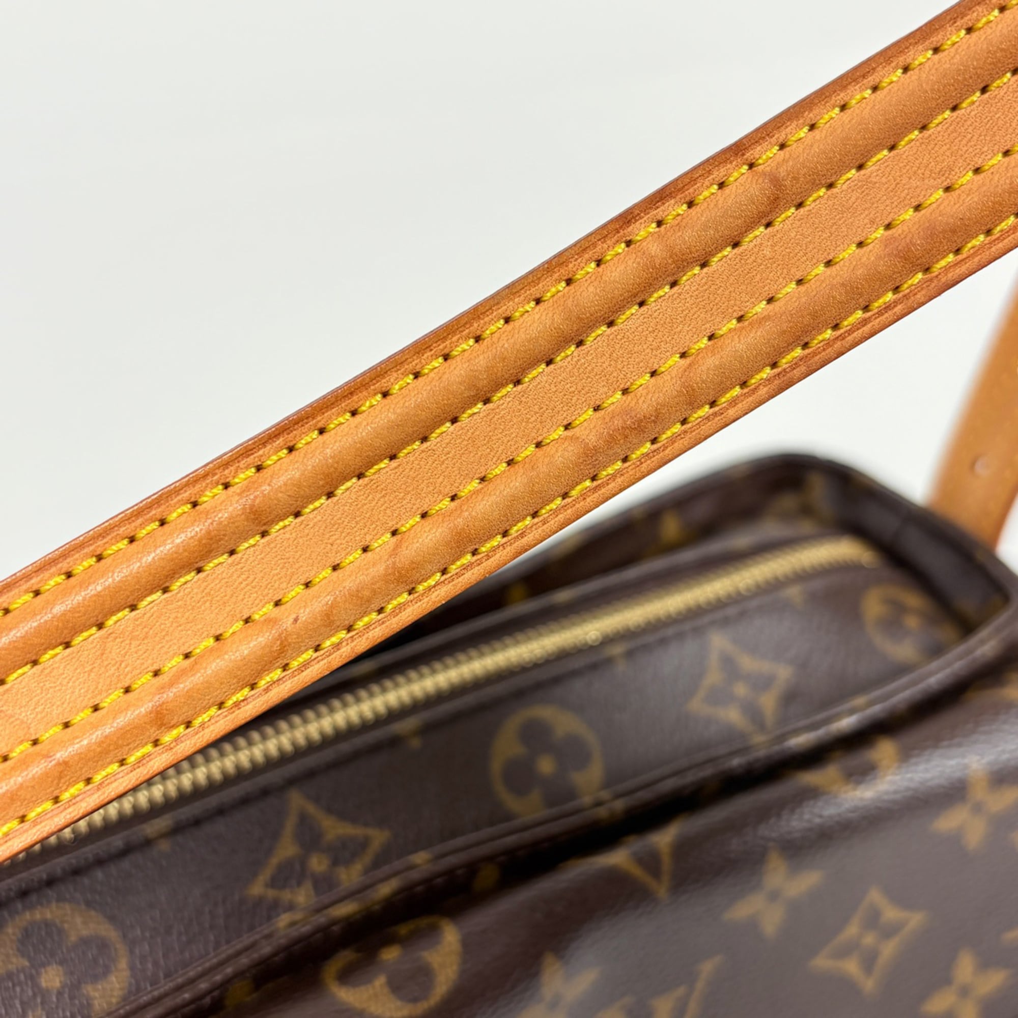 Louis Vuitton Brown Monogram Handbag Shoulder Bag (Pre-Owned)