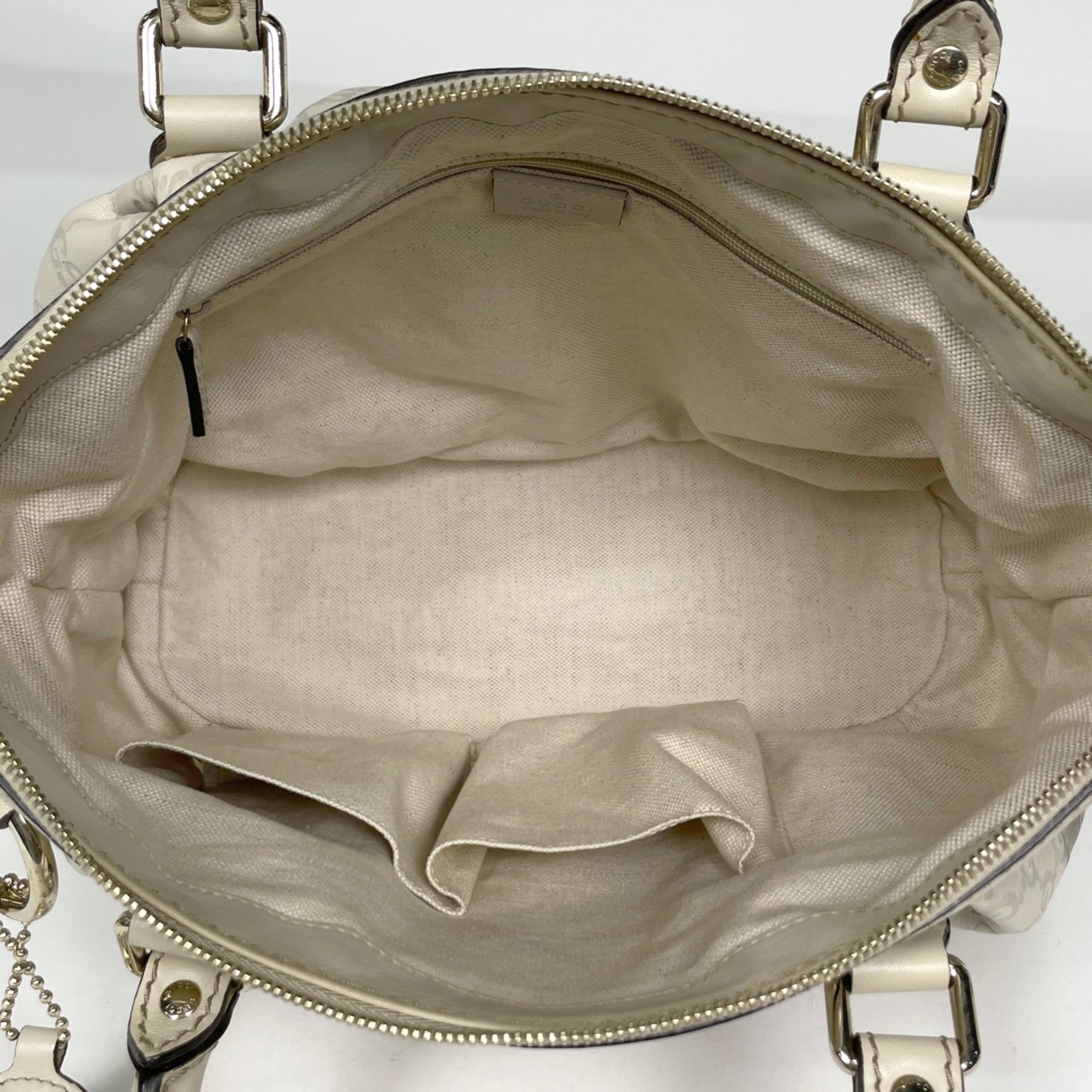 Gucci Sukey Ivory Gg Leather Handbag (Pre-Owned)