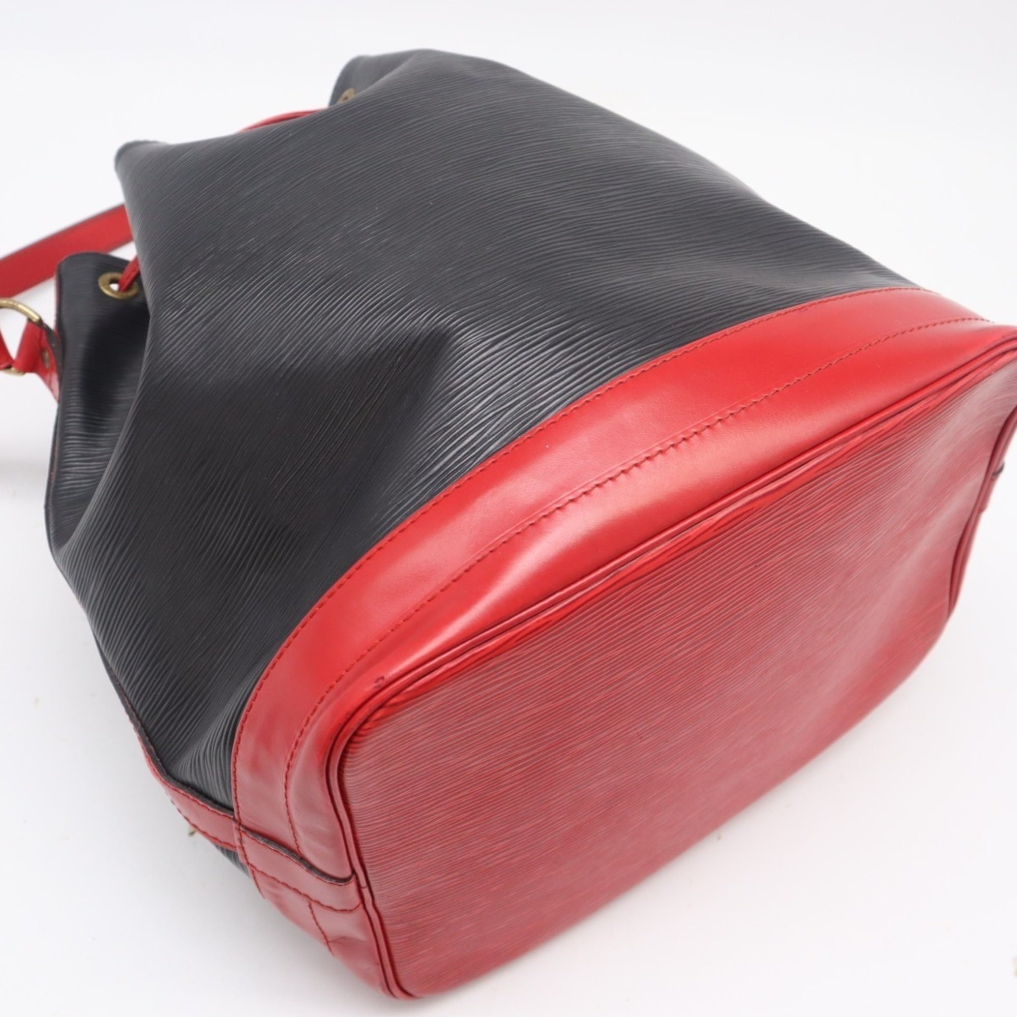 Louis Vuitton Black Castilian Red Noir Leather Shoulder Bag (Pre-Owned)
