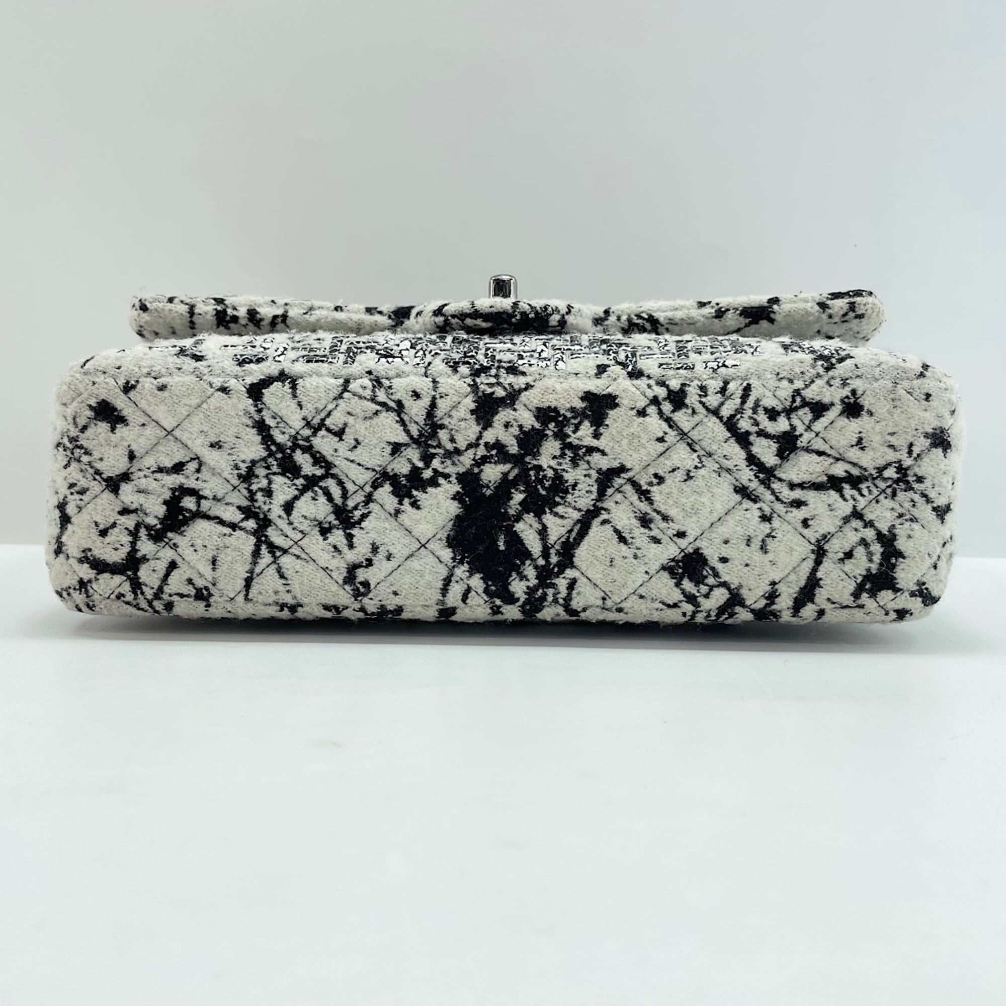 Chanel Multi-Color Tweed Shoulder Bag (Pre-Owned)