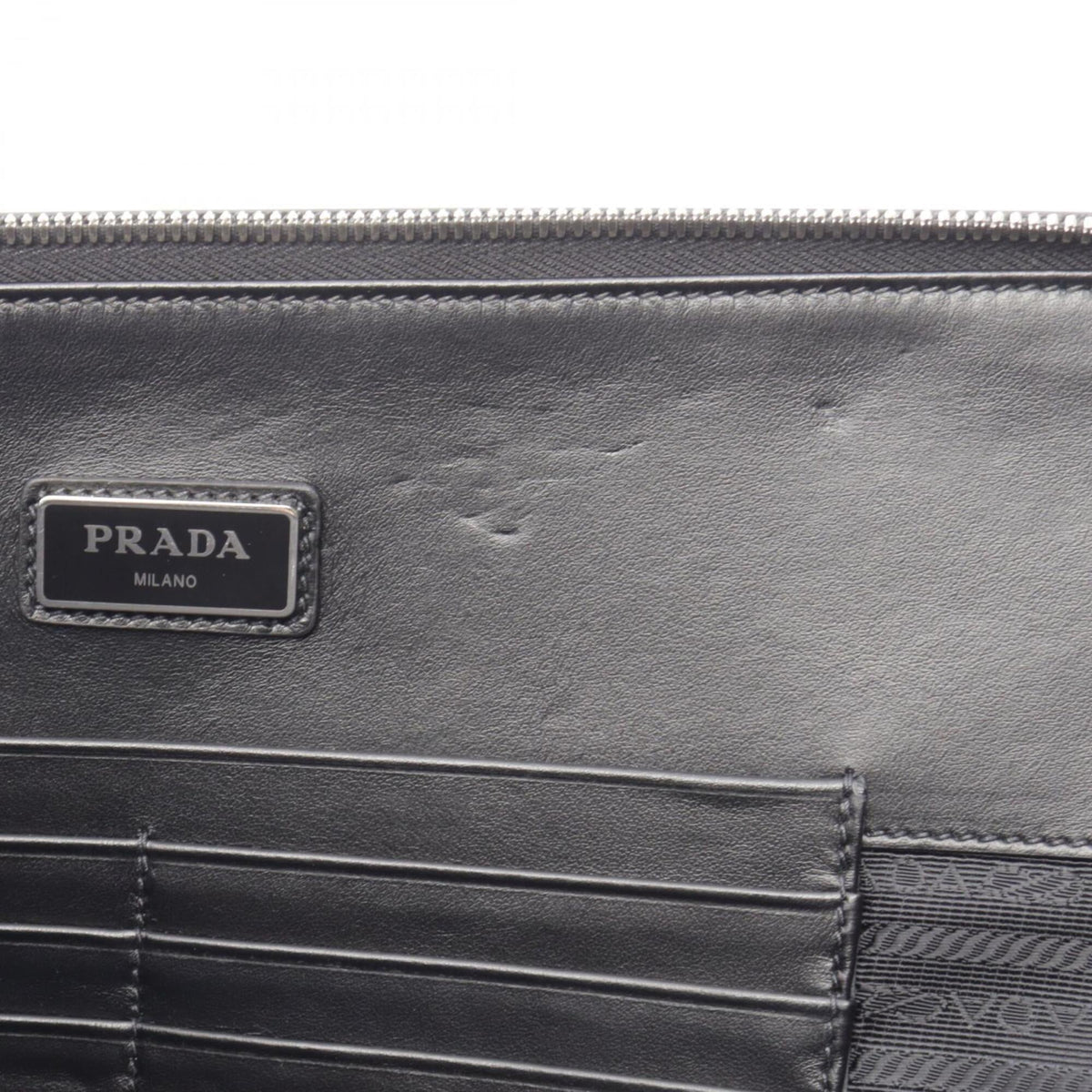 Prada Black Saffiano Triangle Clutch Bag Handbag Weekend Bag (Pre-Owned)