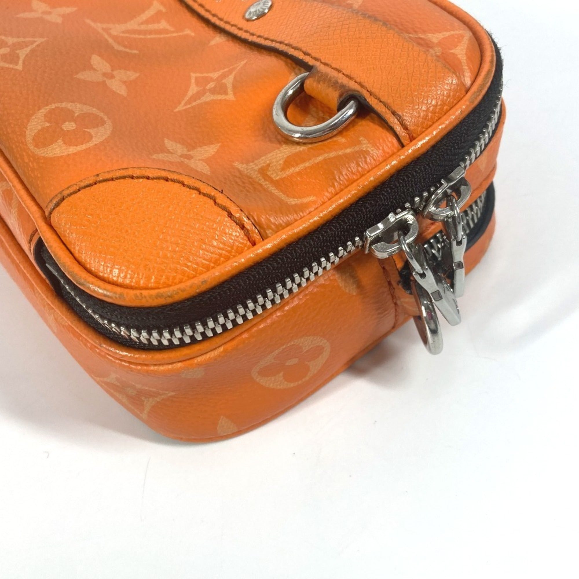 Louis Vuitton Orange Monogram Taiga Leather Pochette Shoulder Bag (Pre-Owned)