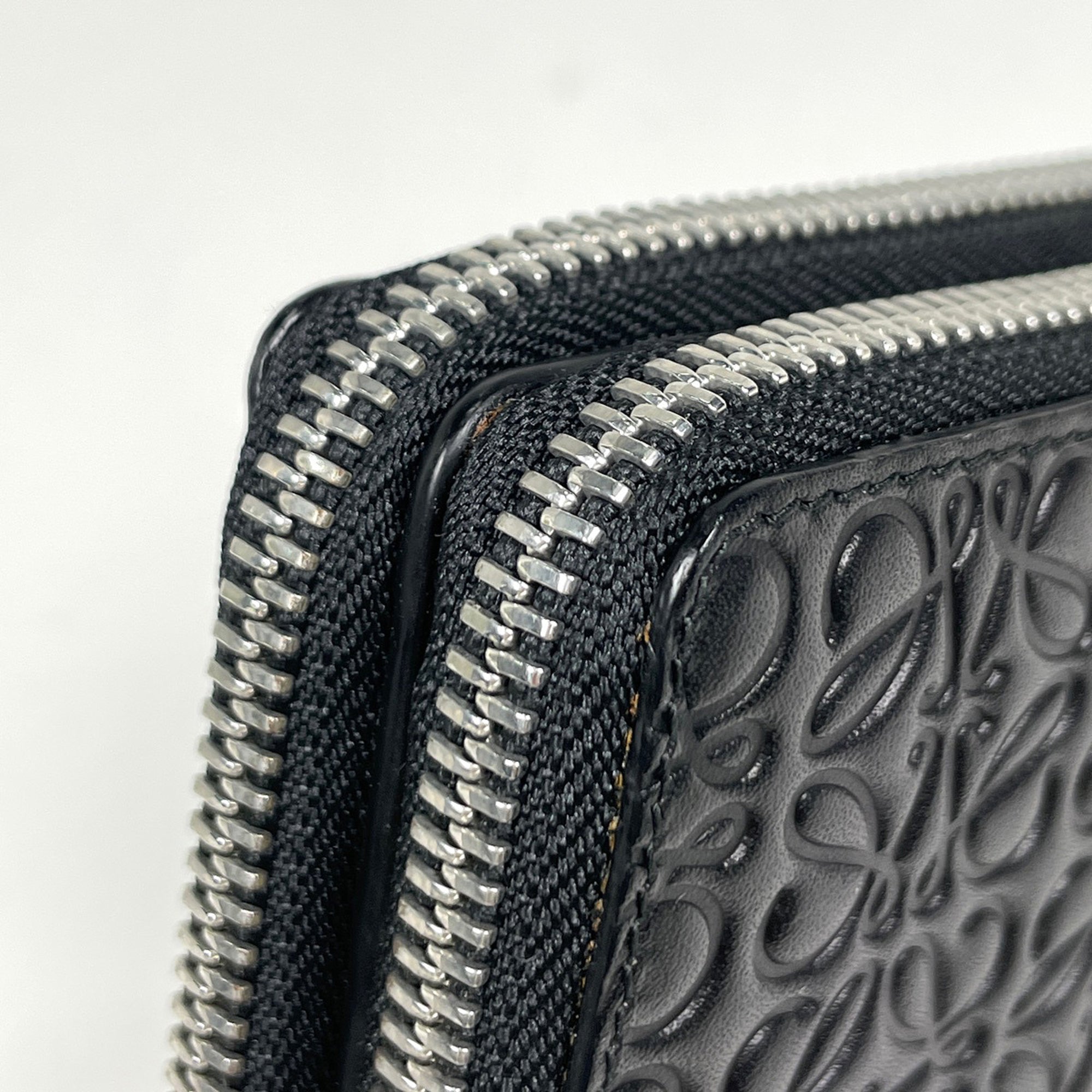 Loewe Black Leather Wallet (Bi-Fold) (Pre-Owned)