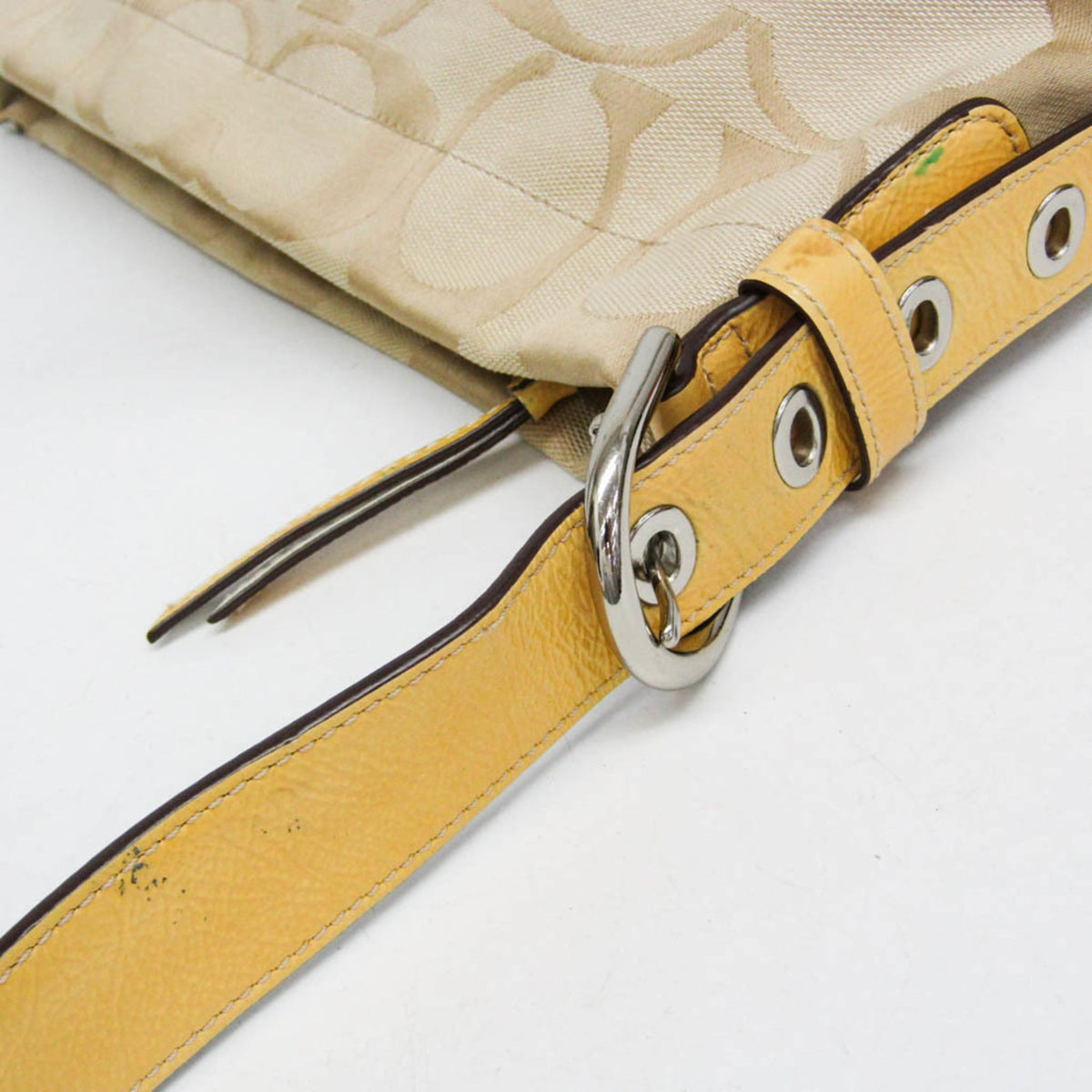Coach Signature Light Beige Canvas Leather Shoulder Bag (Pre-Owned)