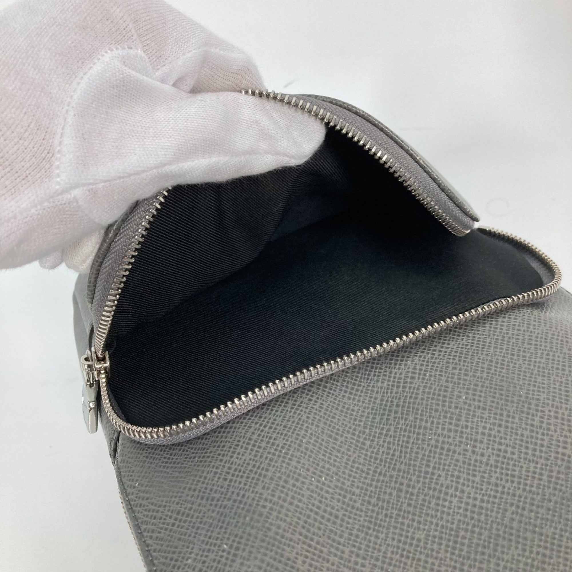 Louis Vuitton Galle Gray Taiga Leather Shoulder Bag Sling Bag (Pre-Owned)