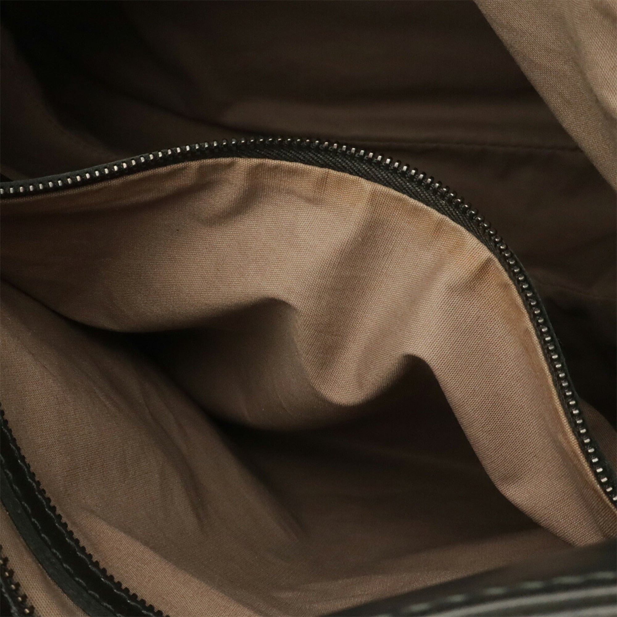 Bottega Veneta Black Intrecciato Shoulder Bag (Pre-Owned)