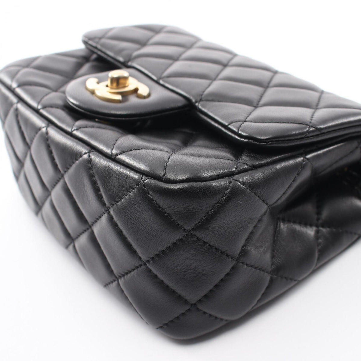 Chanel Black Leather Handbag Shoulder Bag (Pre-Owned)