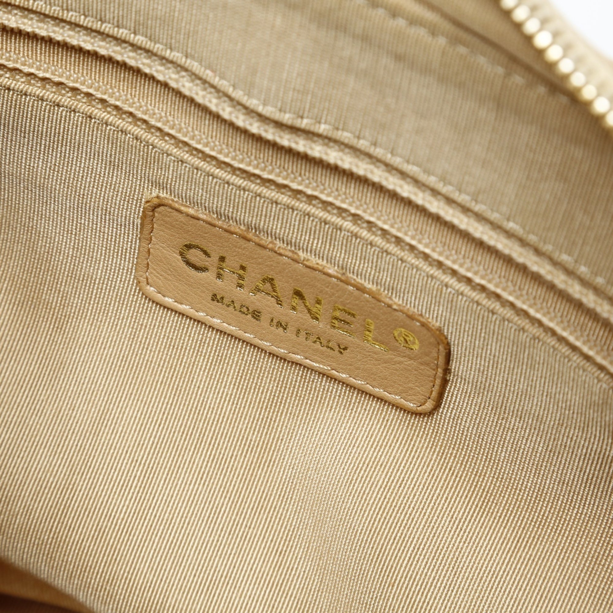 Chanel Beige Grained Calfskin Shoulder Bag (Pre-Owned)