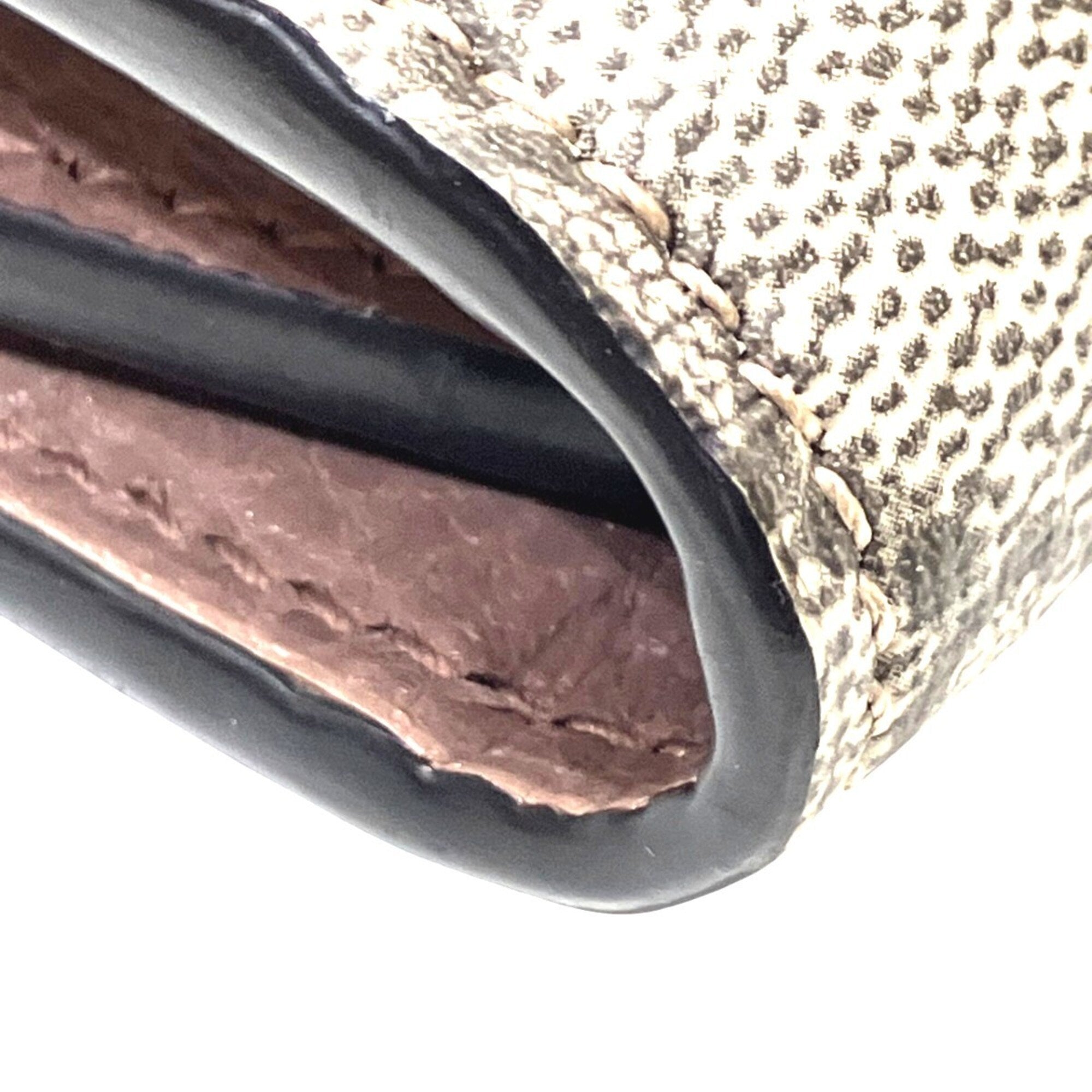 Gucci Beige Leather Wallet (Bi-Fold) (Pre-Owned)