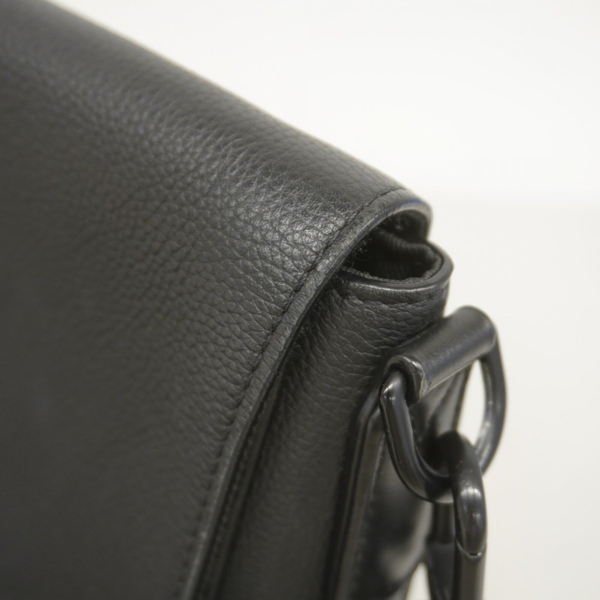 Louis Vuitton Black Shoulder Bag (Pre-Owned)