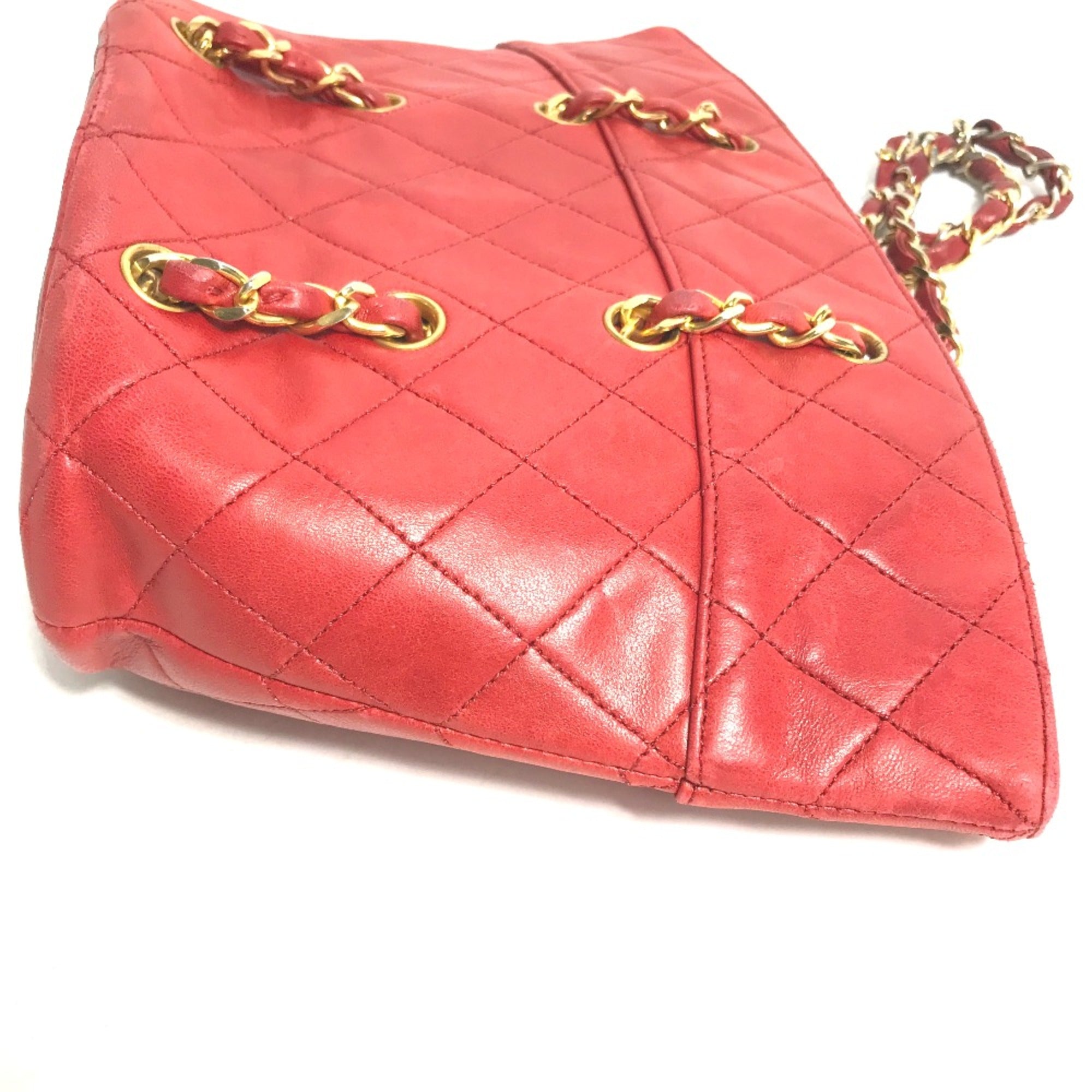 Chanel Red Leather Shoulder Bag (Pre-Owned)
